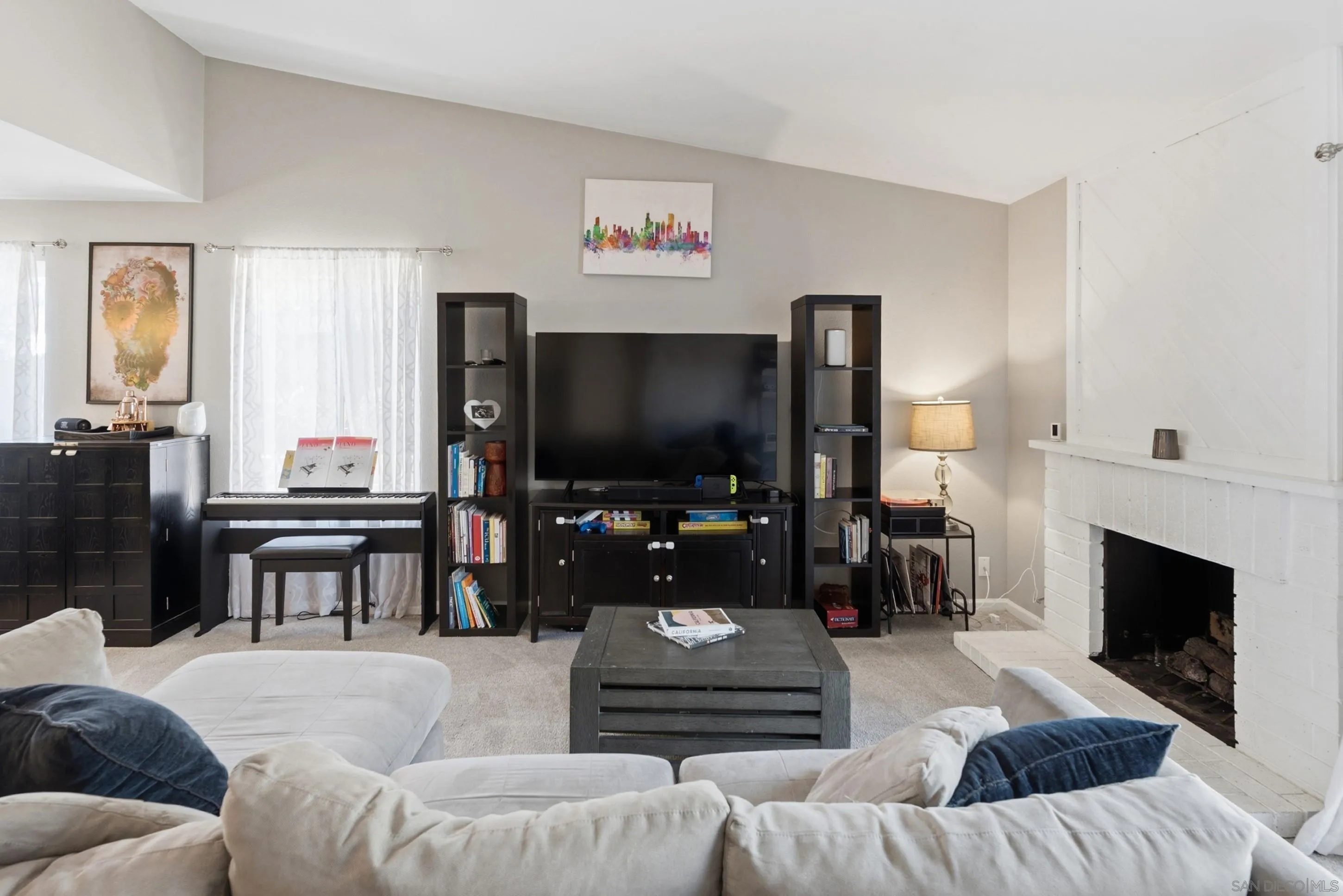 https://cdn.realtyfeed.com/cdn/127/260017874/37d0f21b2f2acfc138b803bb03957e95.webp