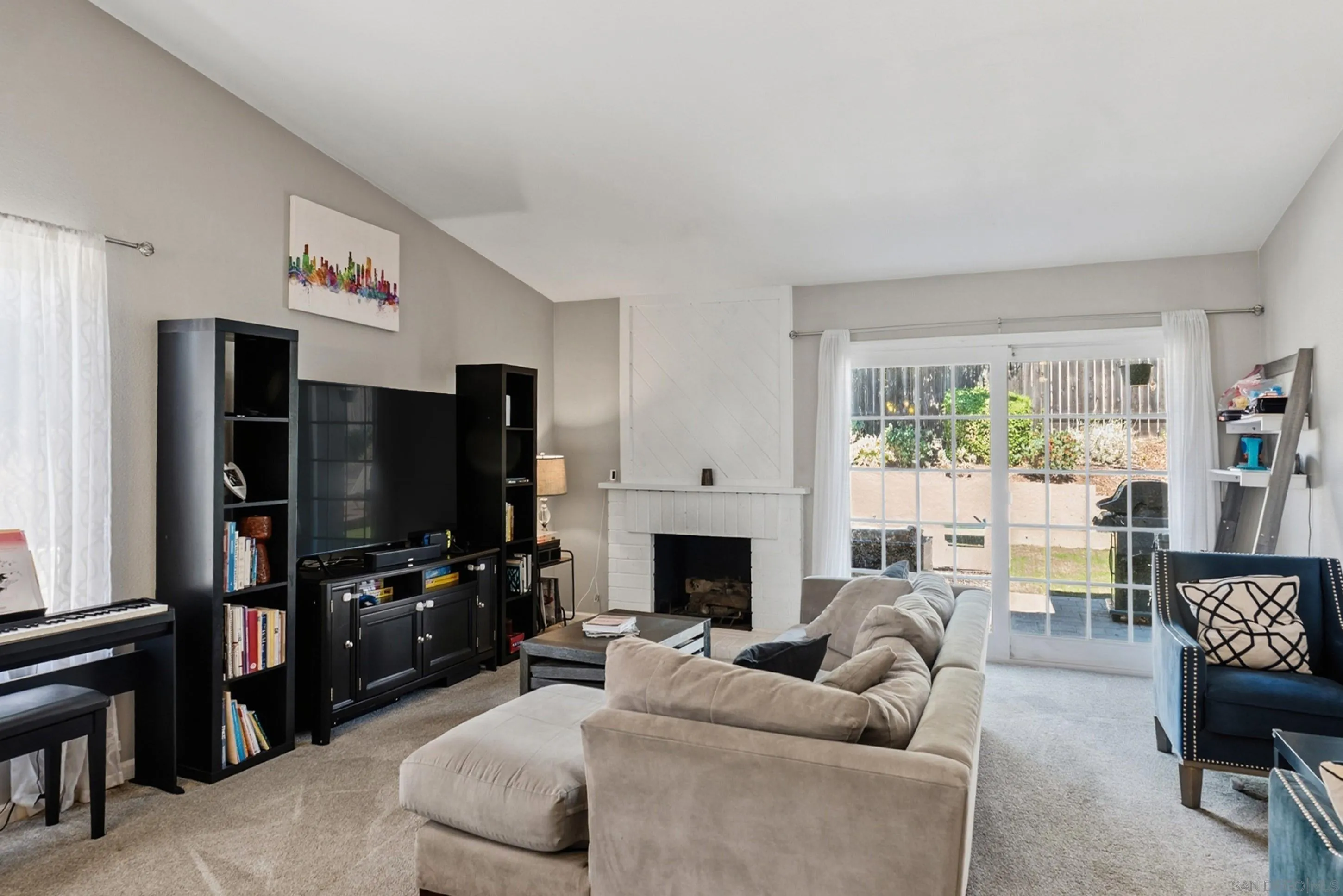 https://cdn.realtyfeed.com/cdn/127/260017874/5ddcd02a8ffa3e854294cec84e83ae1c.webp