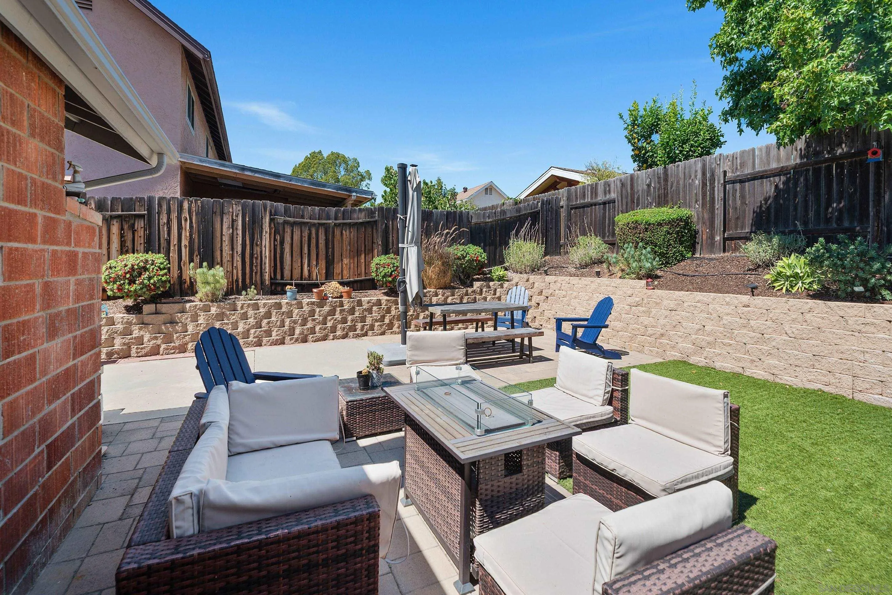 https://cdn.realtyfeed.com/cdn/127/260017874/de69d7a72f5fb4569b8cc680b2691da6.webp