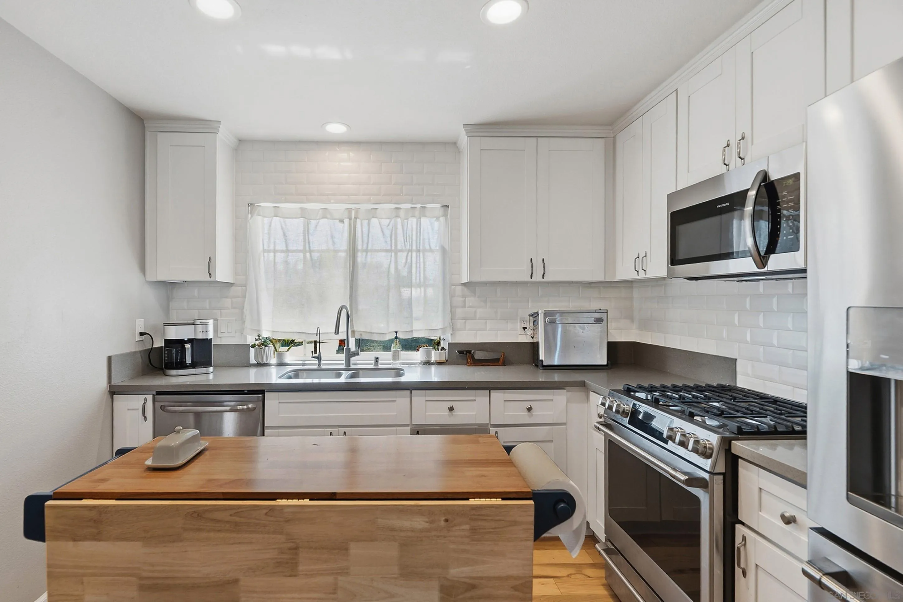 https://cdn.realtyfeed.com/cdn/127/260017874/f4ed532238cfe284e63d15d42a1a62f0.webp