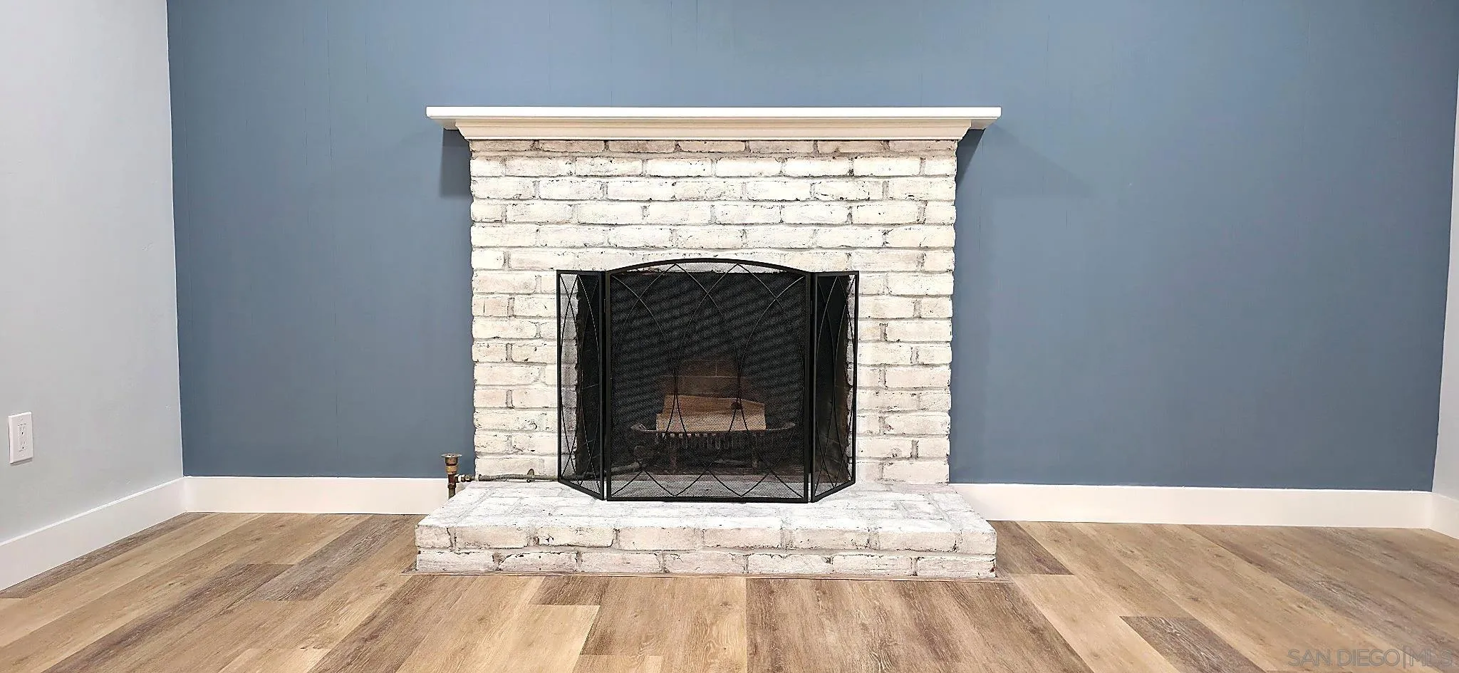 https://cdn.realtyfeed.com/cdn/127/260017875/07da2d6c250218e514f098bb2fa10cd6.webp