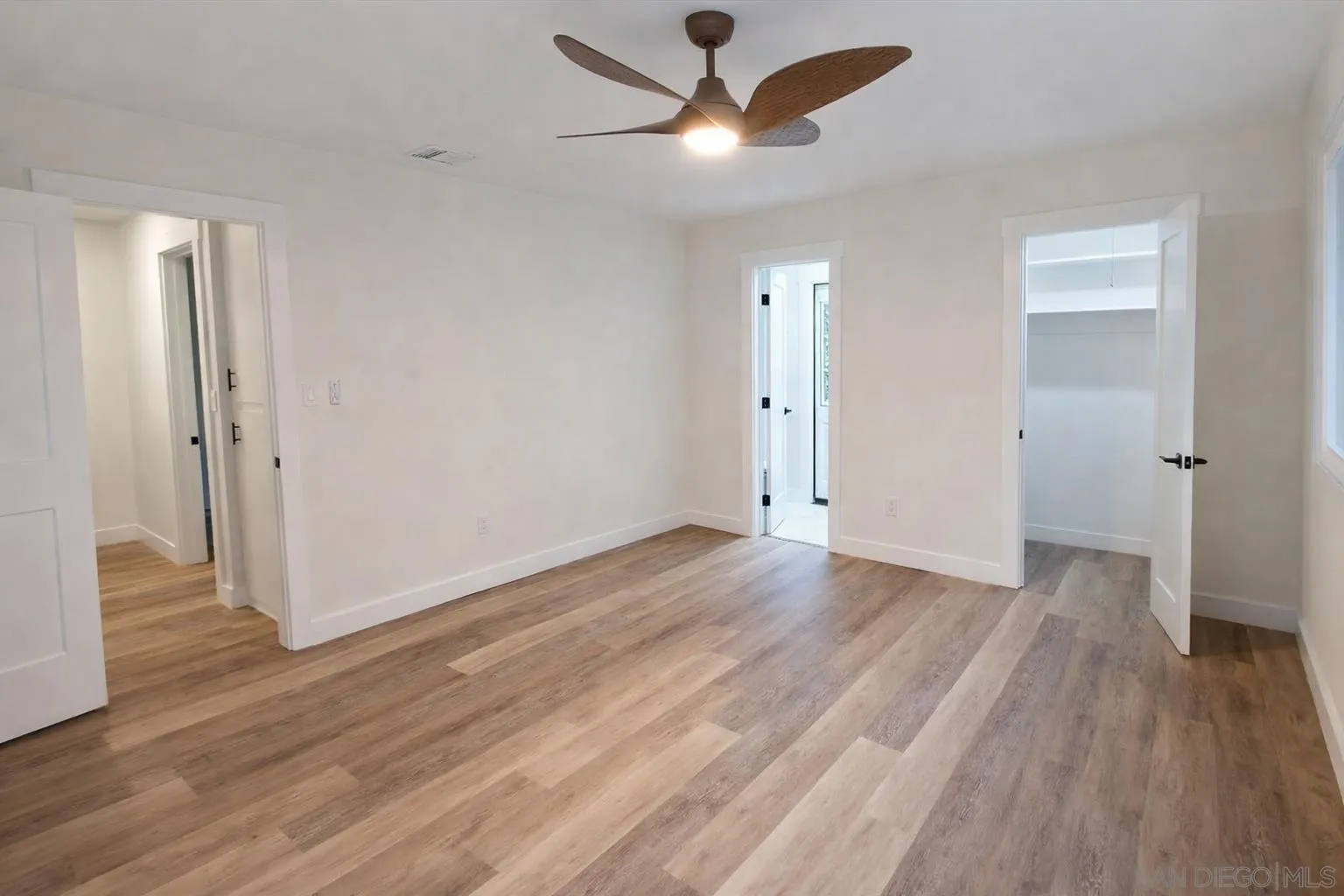 https://cdn.realtyfeed.com/cdn/127/260017875/0cf527bd32bd940e5fa3f9d43c32ca5b.webp