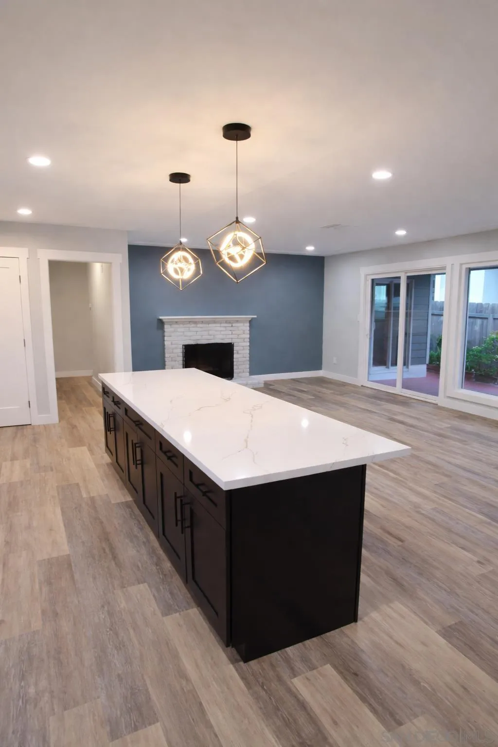 https://cdn.realtyfeed.com/cdn/127/260017875/15a64dad2c6342226651e24dcb38e3b0.webp