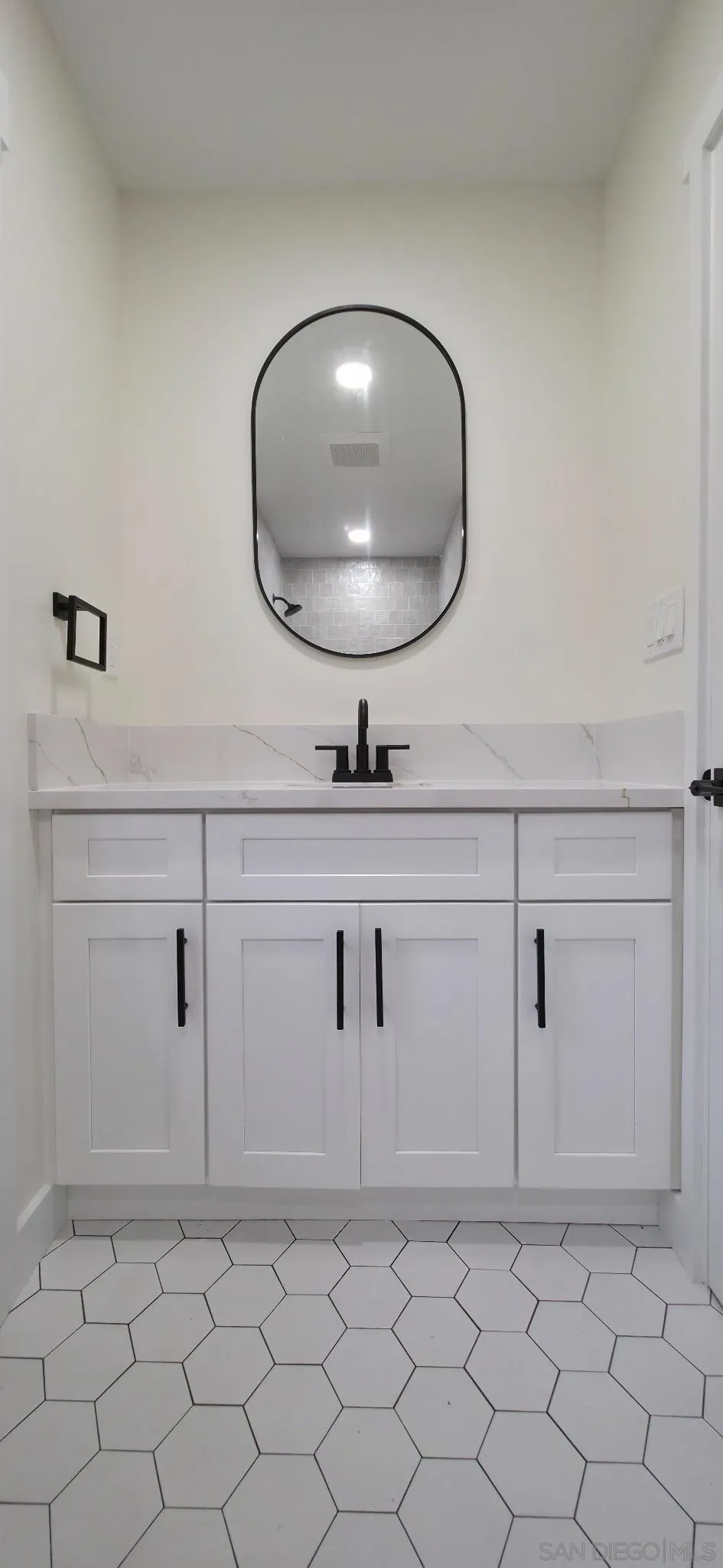 https://cdn.realtyfeed.com/cdn/127/260017875/4200c9318fcee8a561750f7ae3ad431f.webp