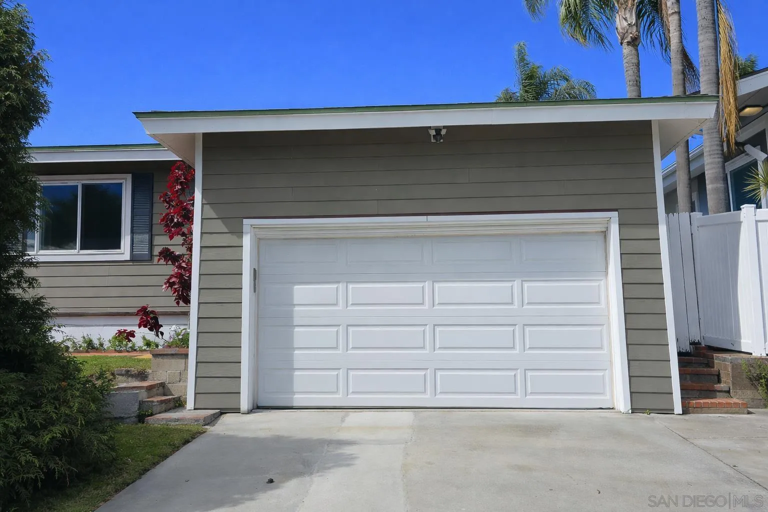 https://cdn.realtyfeed.com/cdn/127/260017875/d57fbc4b0fbc6213f2d6d1254699f356.webp