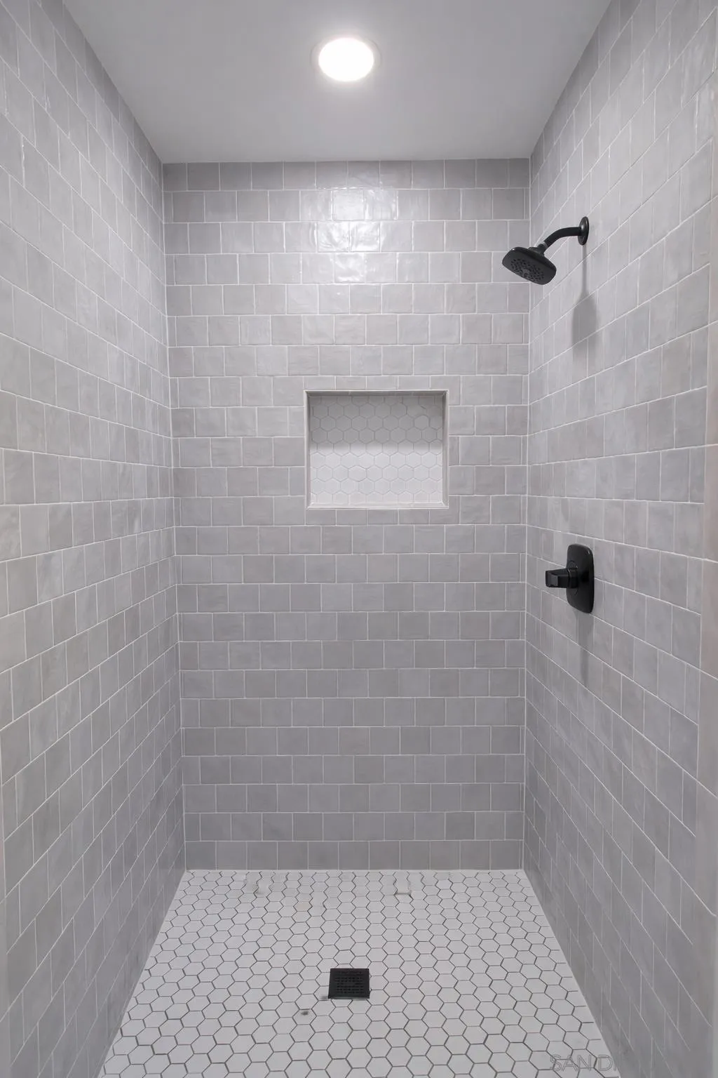 https://cdn.realtyfeed.com/cdn/127/260017875/fd879ffde5dfa9a47aa76cbd111c07f5.webp