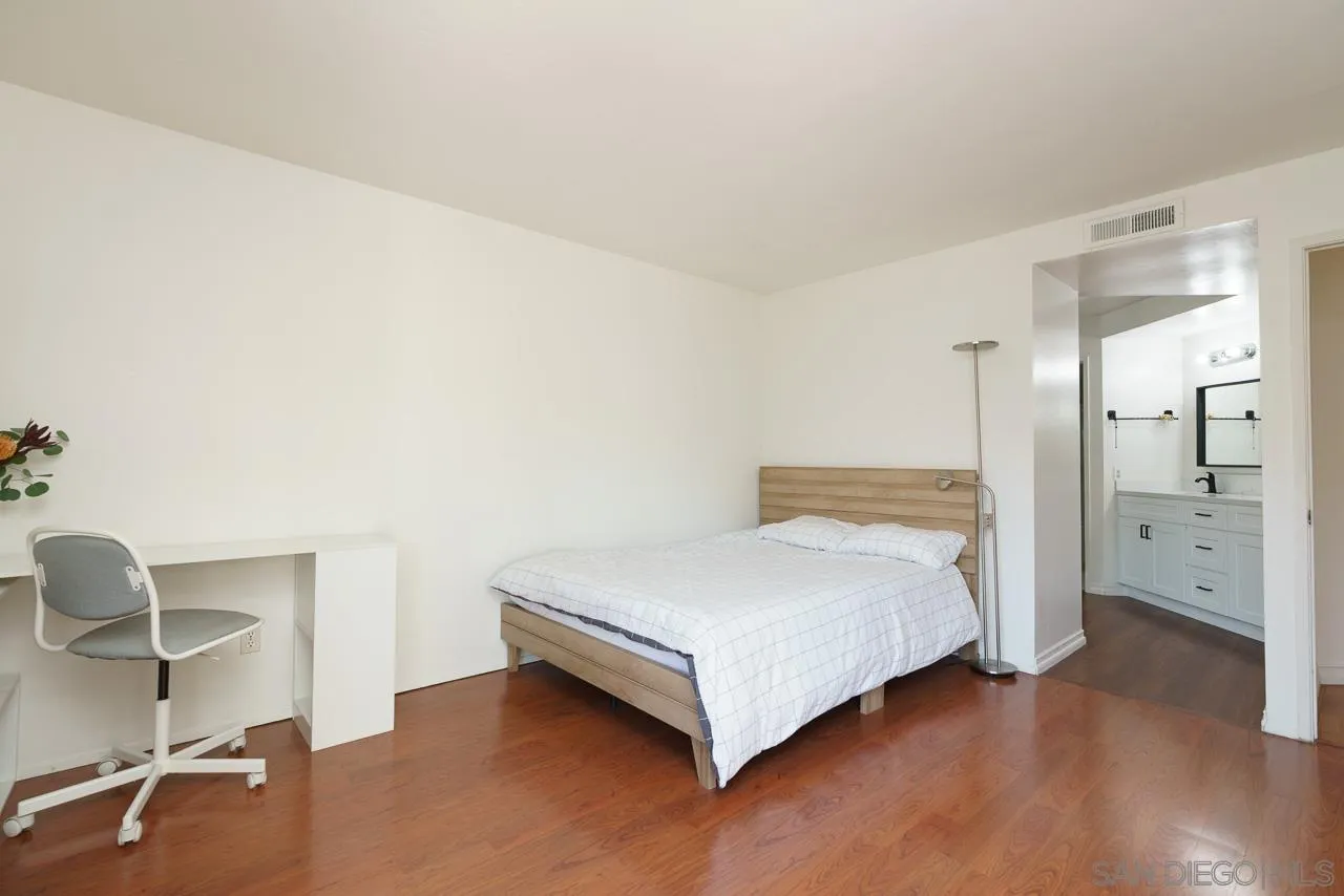 Photo #13: 260017876 Listing: Photo #13