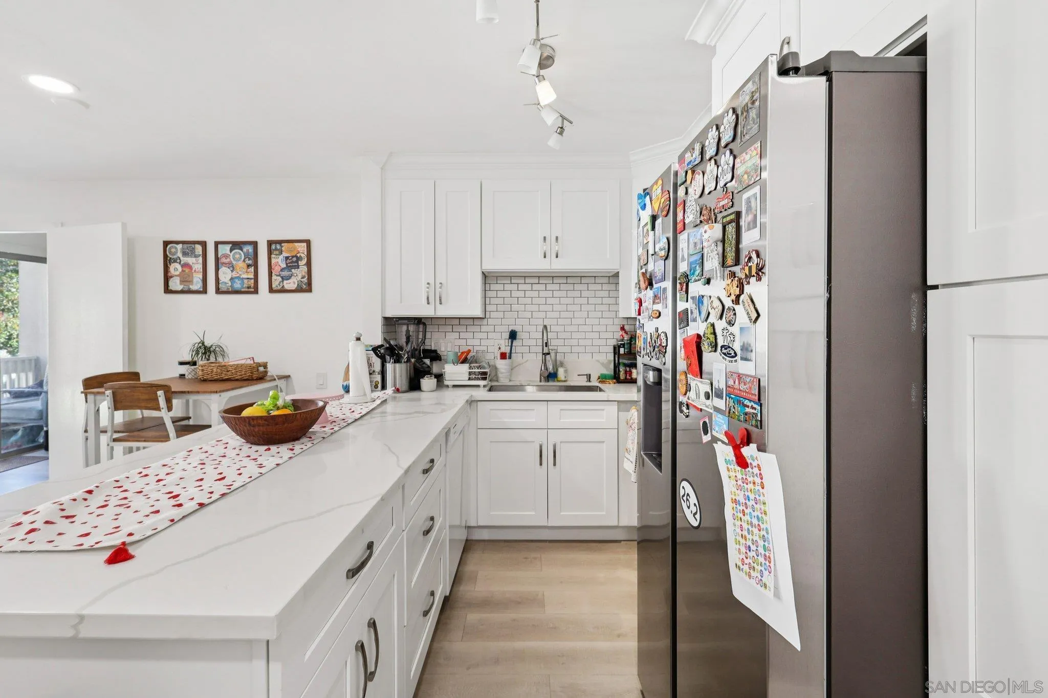 https://cdn.realtyfeed.com/cdn/127/260017877/0952fbd1f90091ca0d206d4845b8ee23.webp
