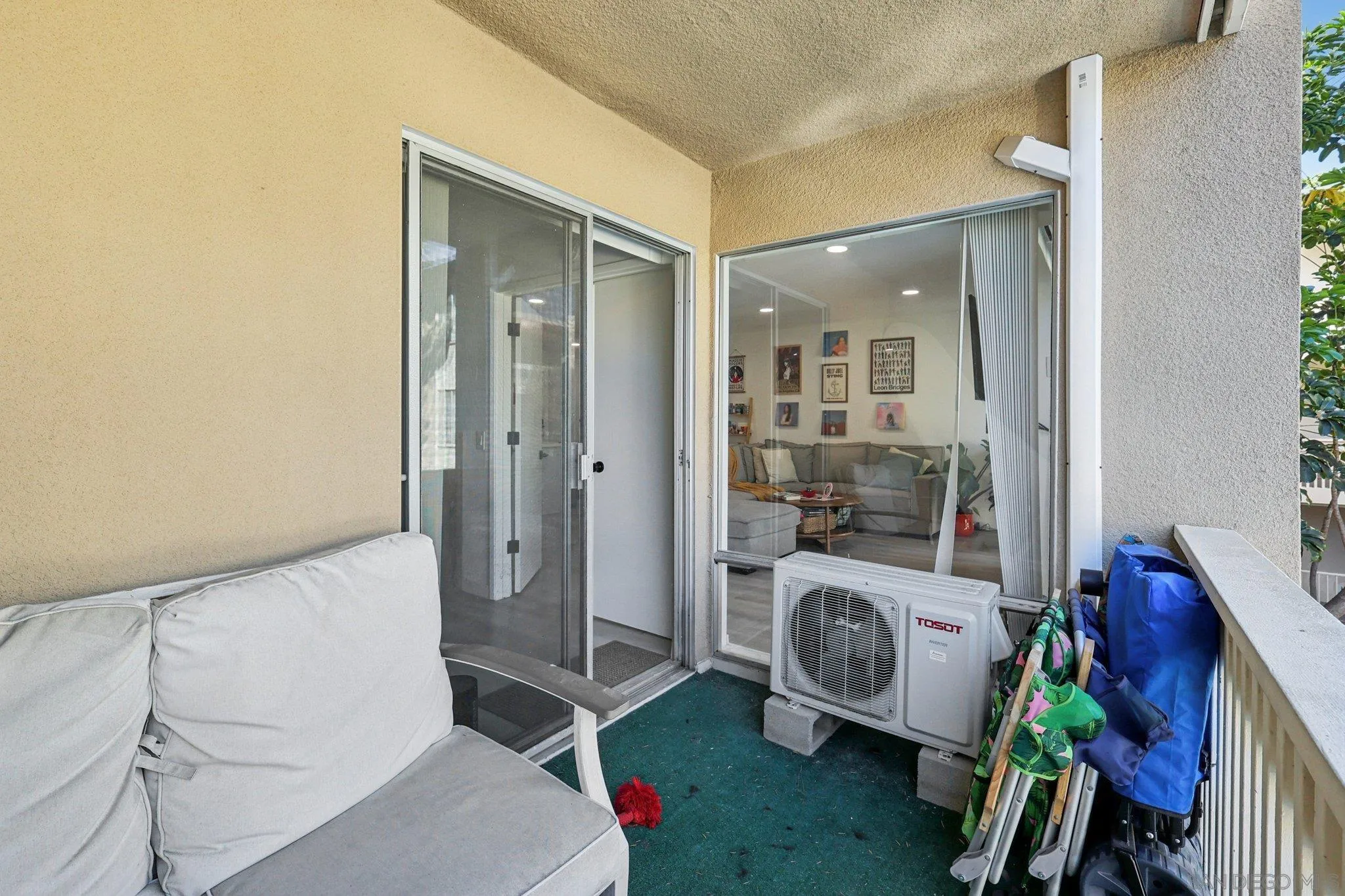 https://cdn.realtyfeed.com/cdn/127/260017877/30aa0b2ed0551c1d824ade22dcdca2bd.webp