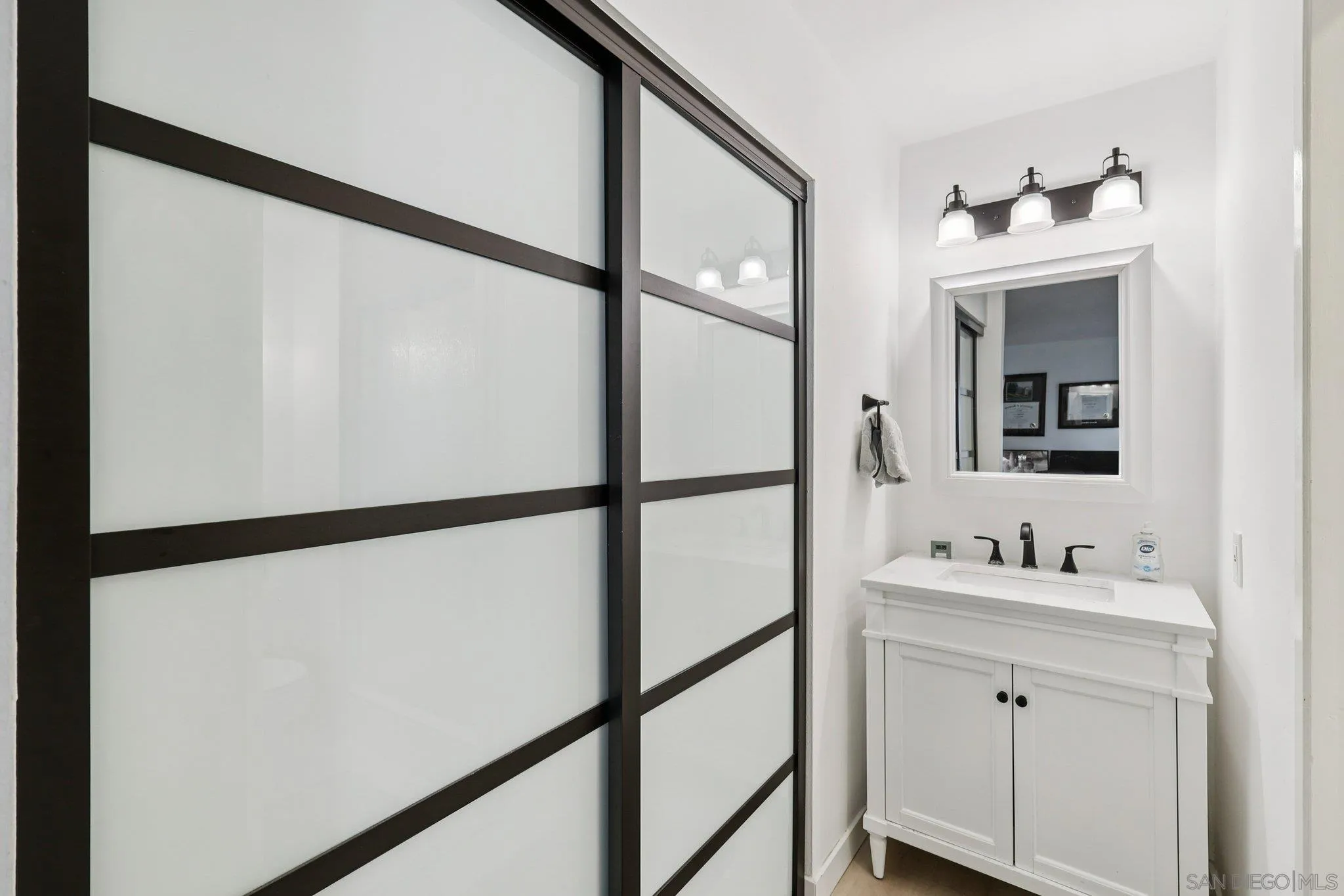 https://cdn.realtyfeed.com/cdn/127/260017877/cbdc9172e1ccaf8434d7bcfbe5111c13.webp
