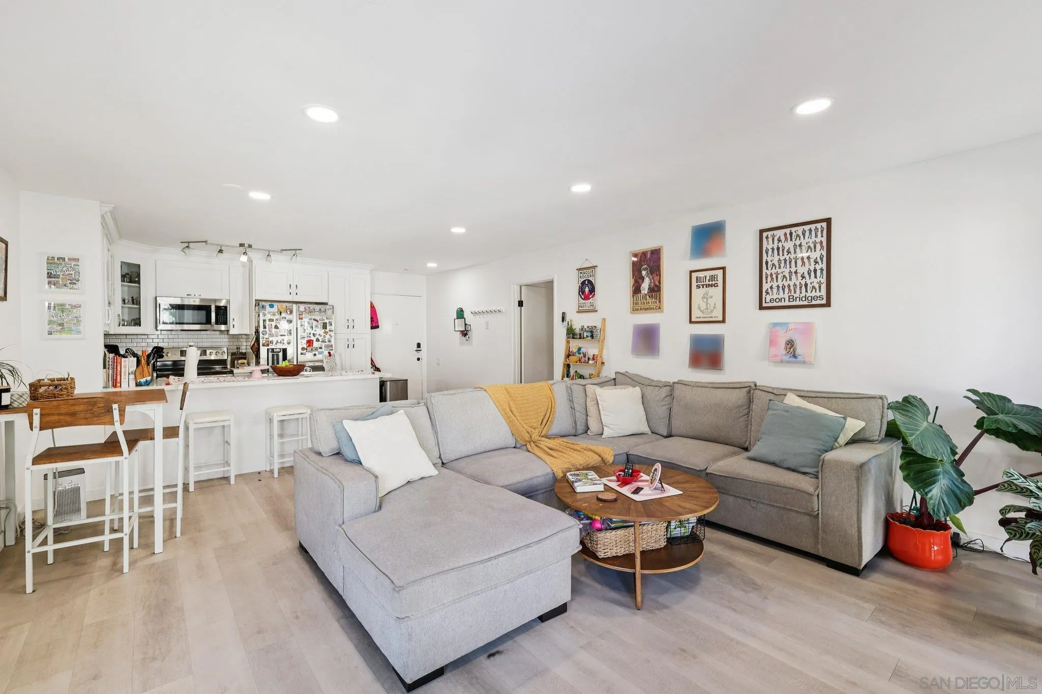 https://cdn.realtyfeed.com/cdn/127/260017877/d8ffc212b81b8f55141b6e69e6be89d4.webp