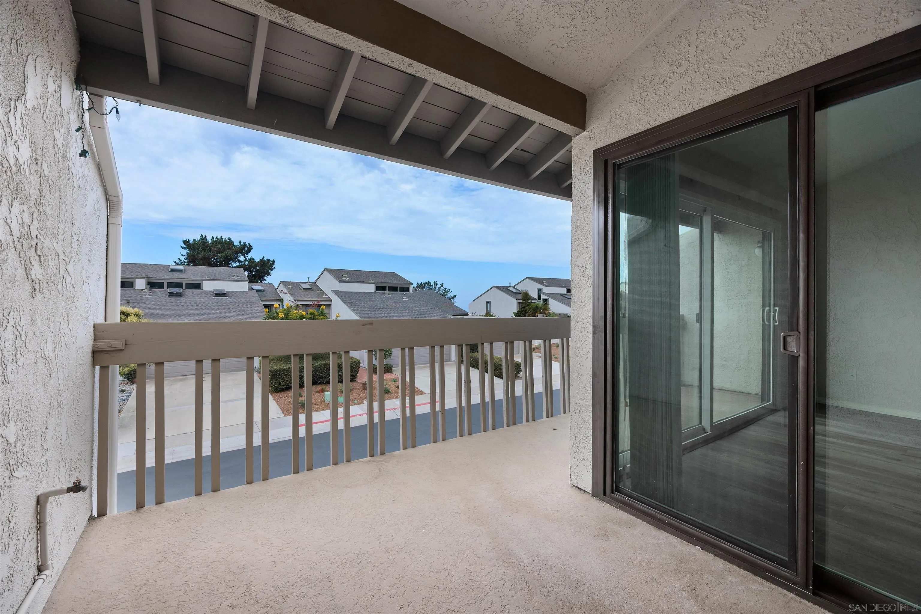 https://cdn.realtyfeed.com/cdn/127/260017886/0436101b8ca6c16ce573f76177ebbee8.webp