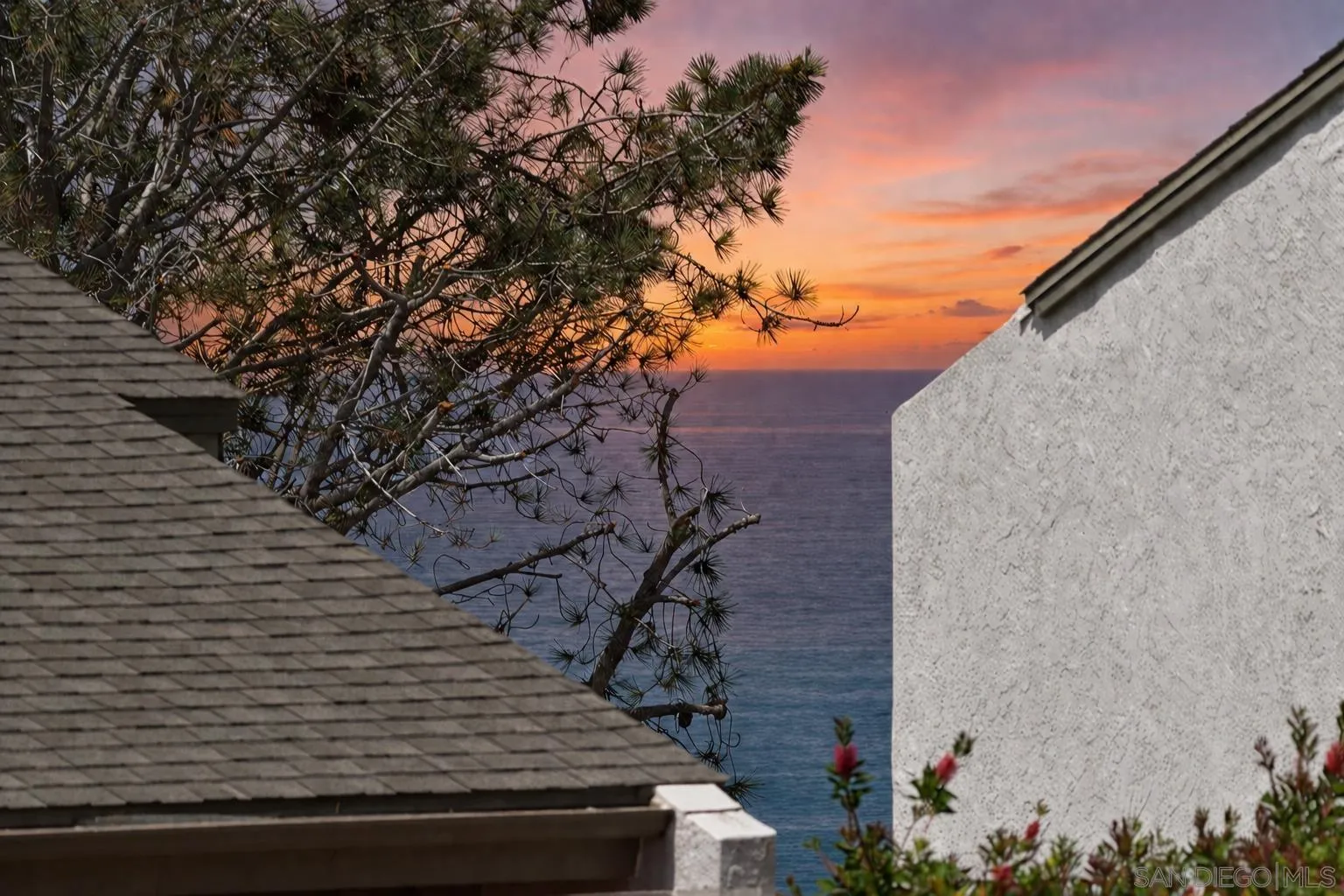 https://cdn.realtyfeed.com/cdn/127/260017886/1ea52bda697250024e9c6d06969ca1fb.webp