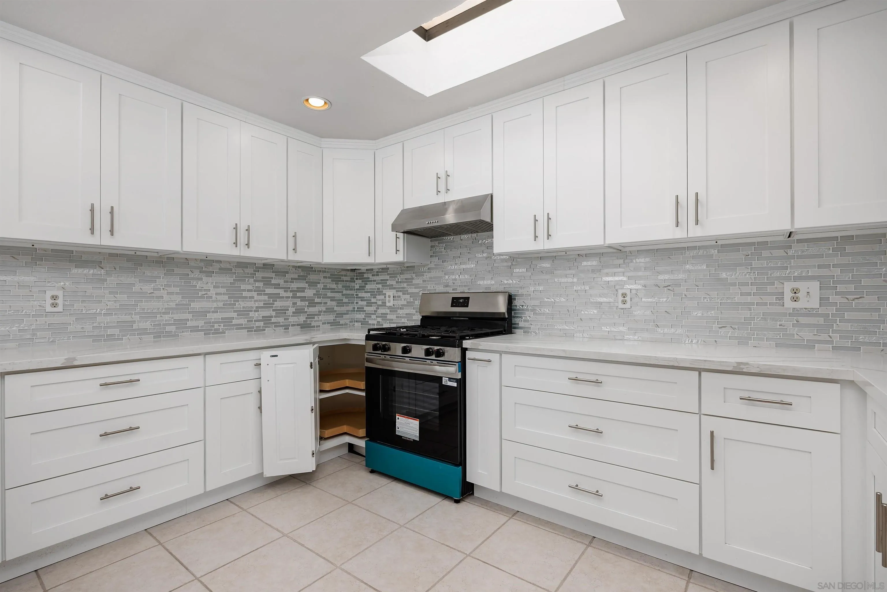 https://cdn.realtyfeed.com/cdn/127/260017886/9d61dd201ef5b3ab26d7314335428ecc.webp