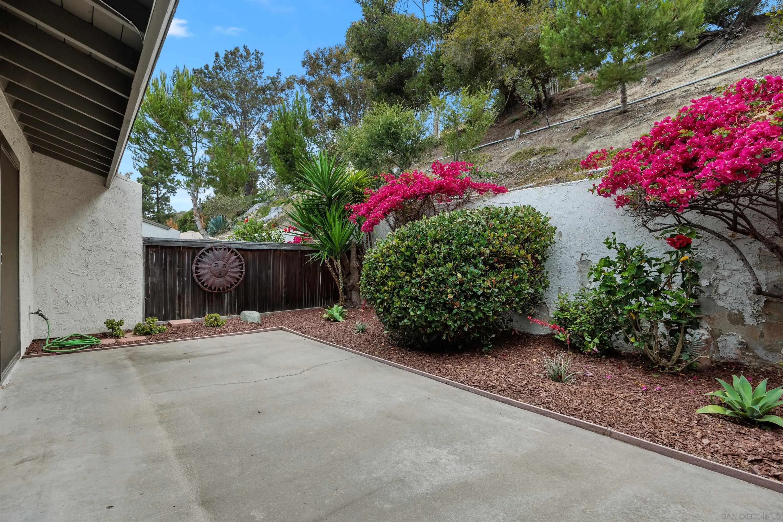 https://cdn.realtyfeed.com/cdn/127/260017886/c93758c437eb77ff82c6d7f7f9b07737.webp