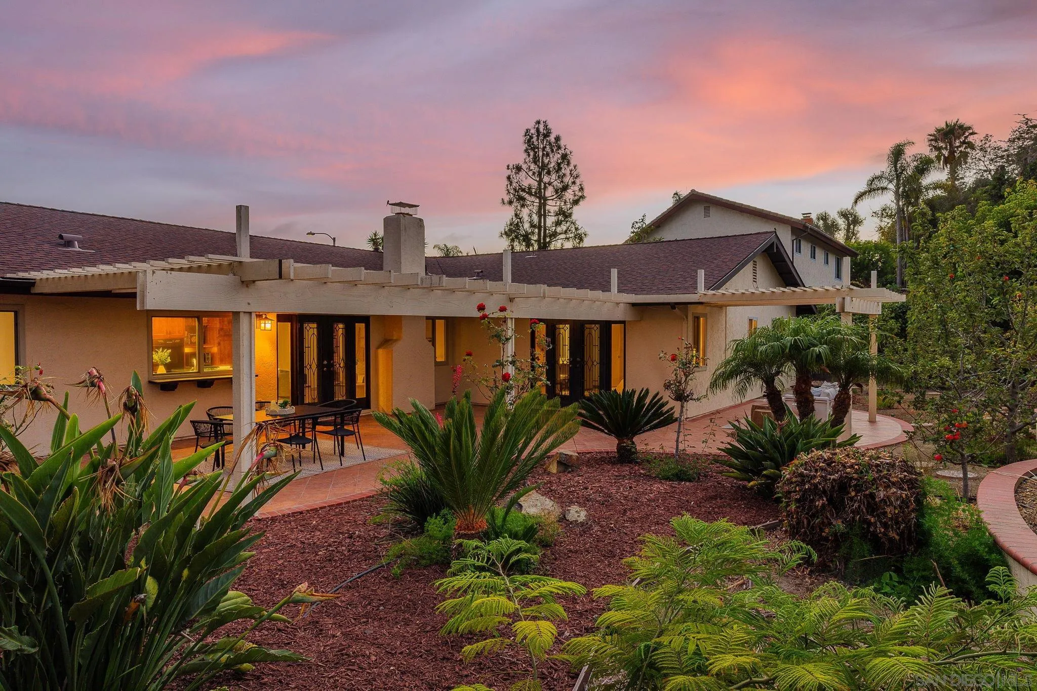 https://cdn.realtyfeed.com/cdn/127/260017891/10d4e8aecfa784d4c3d8a6ab8b9ec505.webp