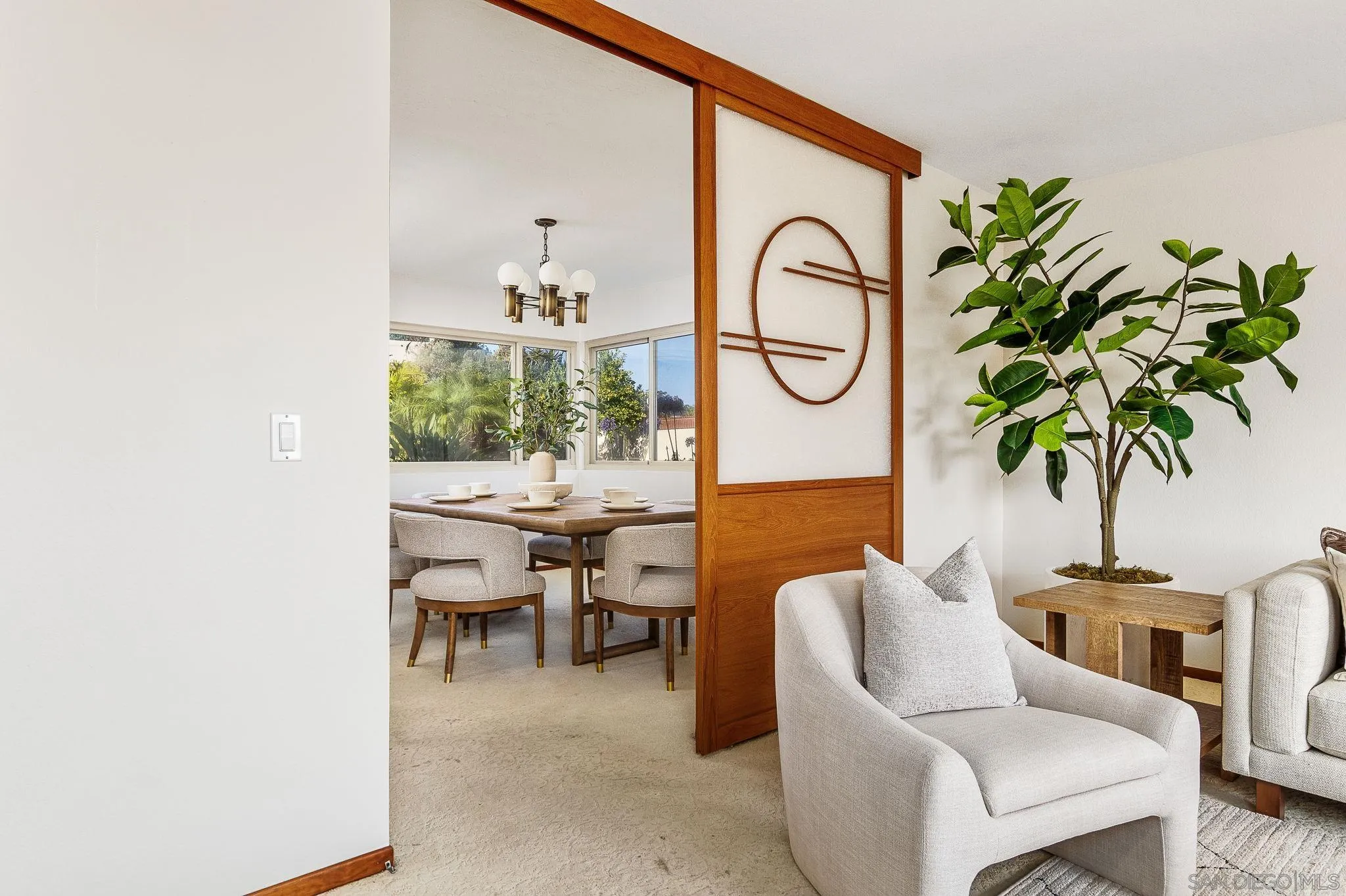 https://cdn.realtyfeed.com/cdn/127/260017891/6c35f1fea741e0e46f450c4e0d519402.webp