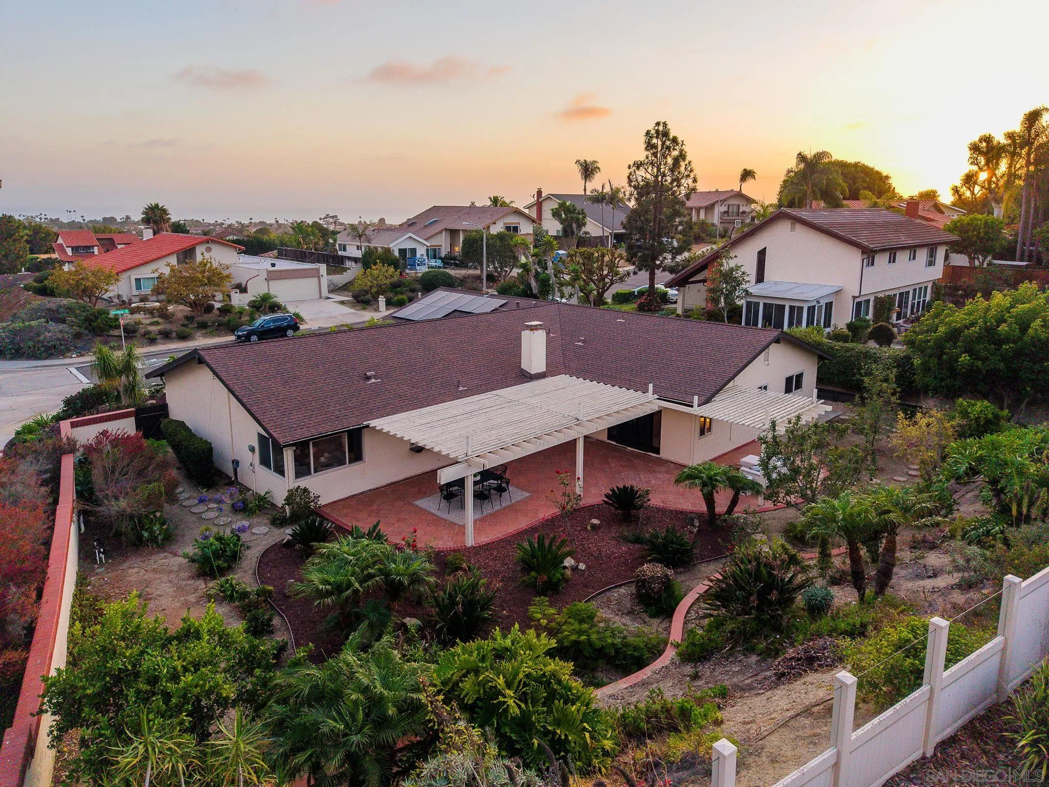 https://cdn.realtyfeed.com/cdn/127/260017891/6db8a297ad5d4f55704824ffd217efa2.webp