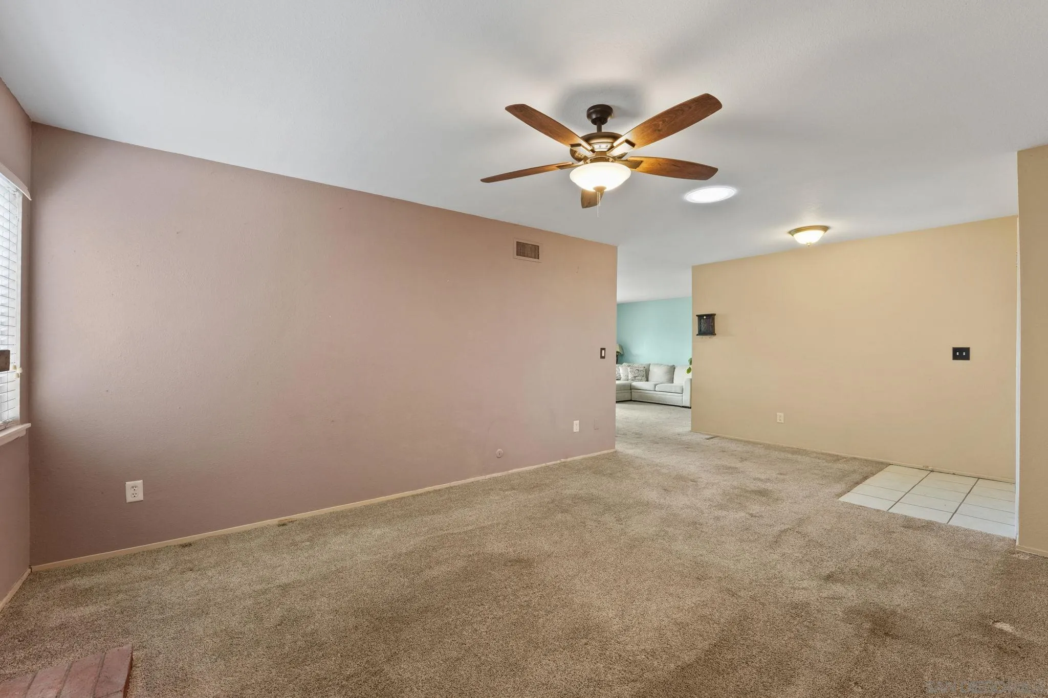 https://cdn.realtyfeed.com/cdn/127/260017897/15283ccb48b1bab4b97a23f4a7a11ff7.webp