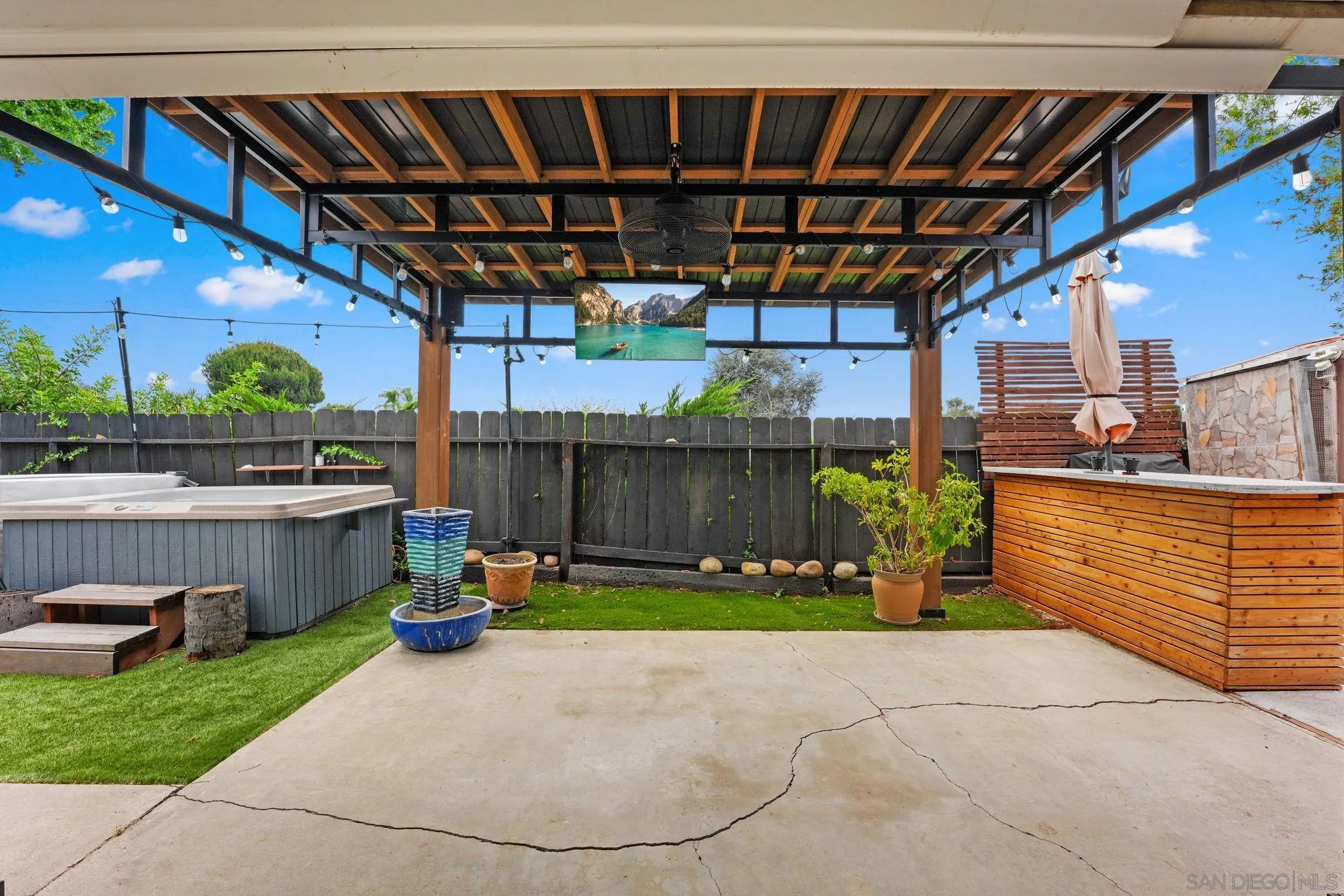 https://cdn.realtyfeed.com/cdn/127/260017897/3641c2148b6ed530bae78ff59d9ad953.webp