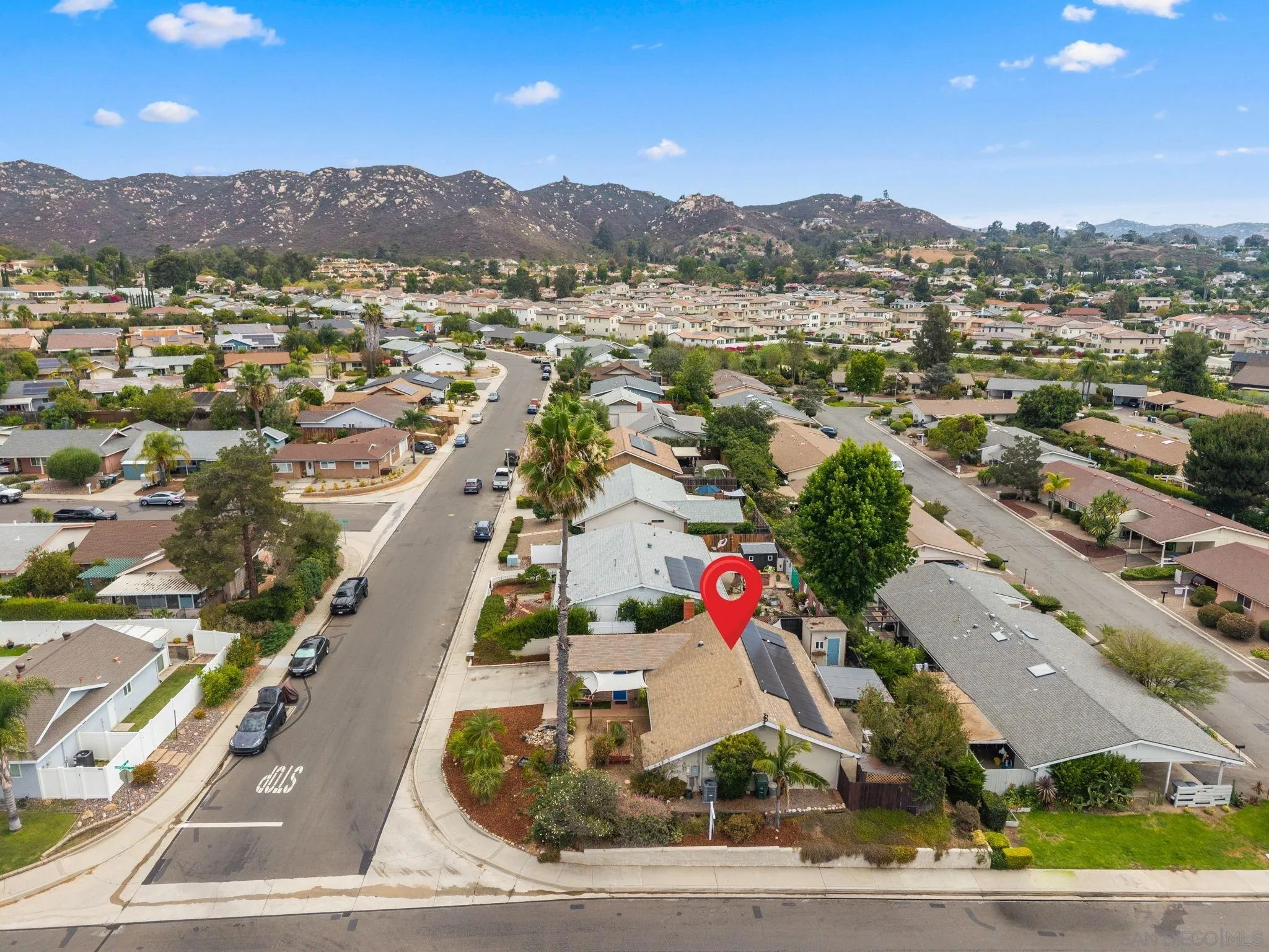 https://cdn.realtyfeed.com/cdn/127/260017897/38f022a85e95bd926b7559627b19031c.webp