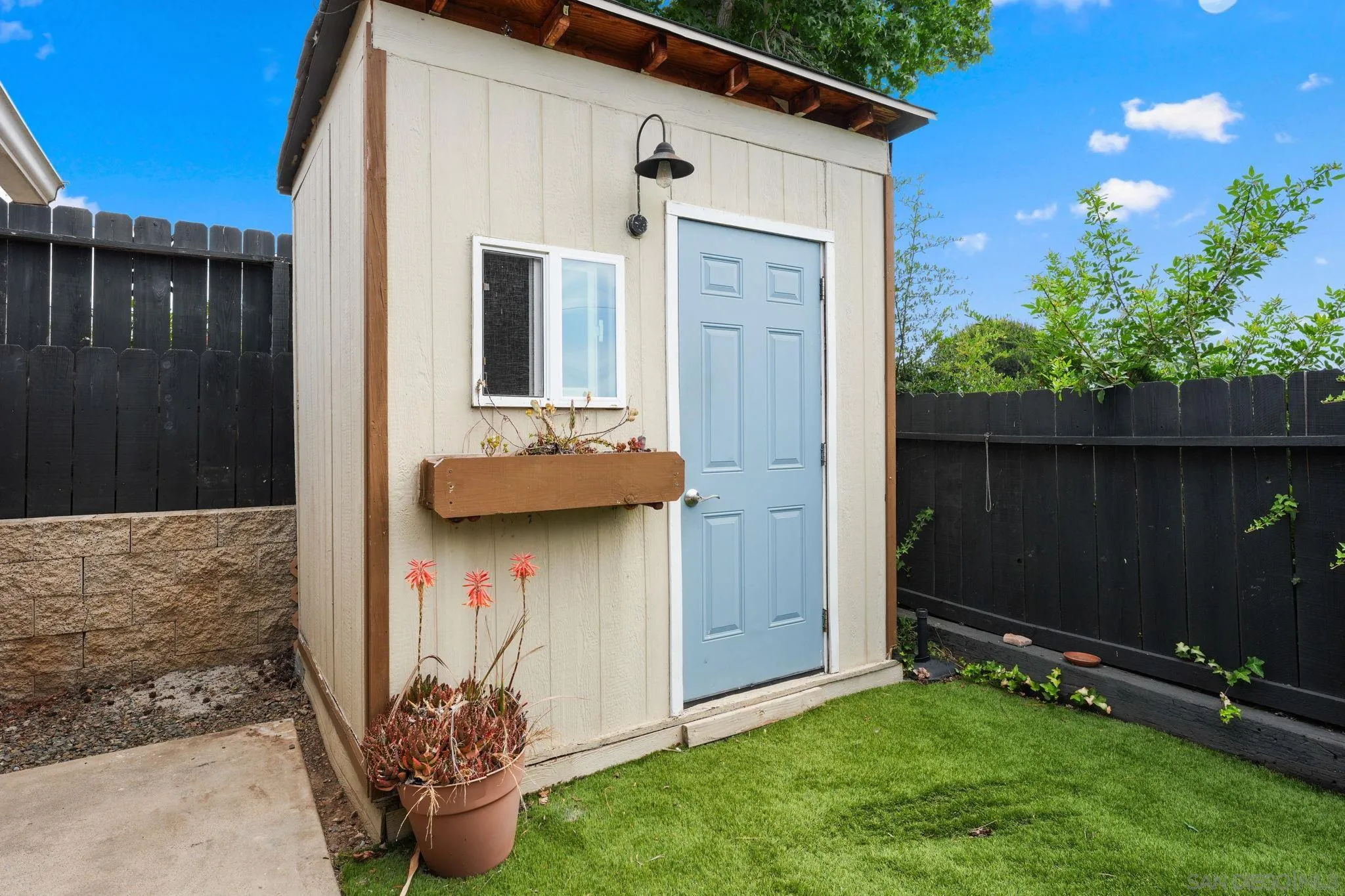 https://cdn.realtyfeed.com/cdn/127/260017897/41e9daac264f5d2008af5726392f79c7.webp