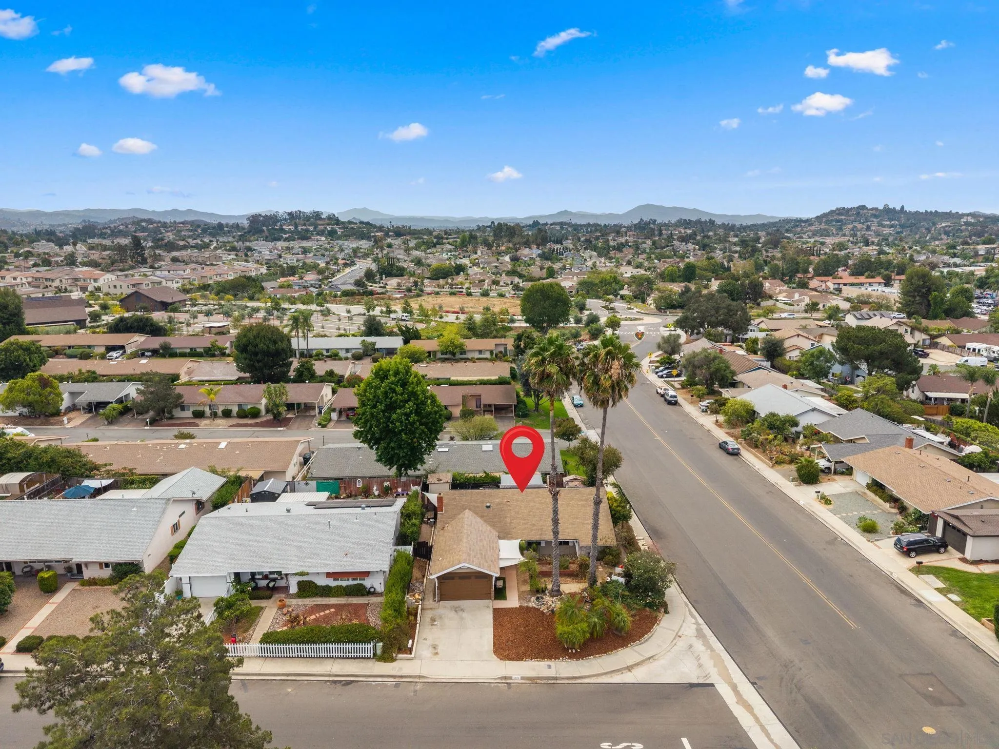 https://cdn.realtyfeed.com/cdn/127/260017897/731f887810352def0459e6bc0036956b.webp
