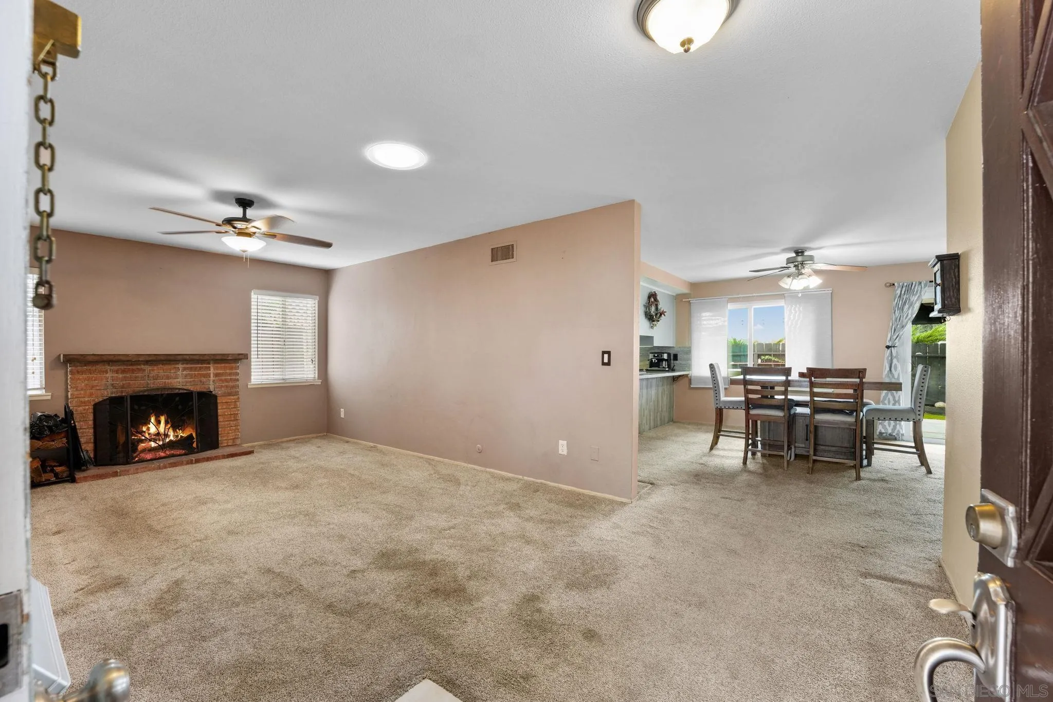 https://cdn.realtyfeed.com/cdn/127/260017897/97da5d40e0fbfe3d361cbe75c966a306.webp
