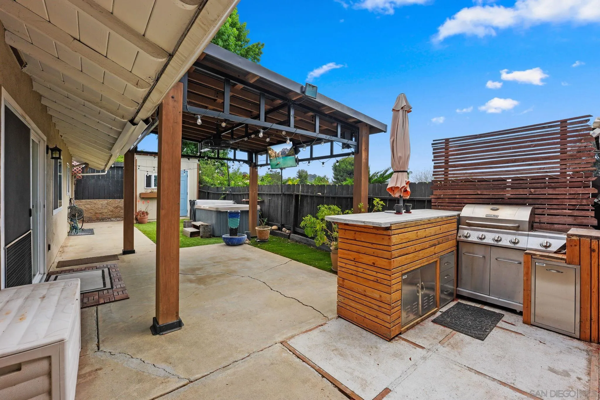 https://cdn.realtyfeed.com/cdn/127/260017897/be823092f3c0da7eb4d0381fe6fad659.webp