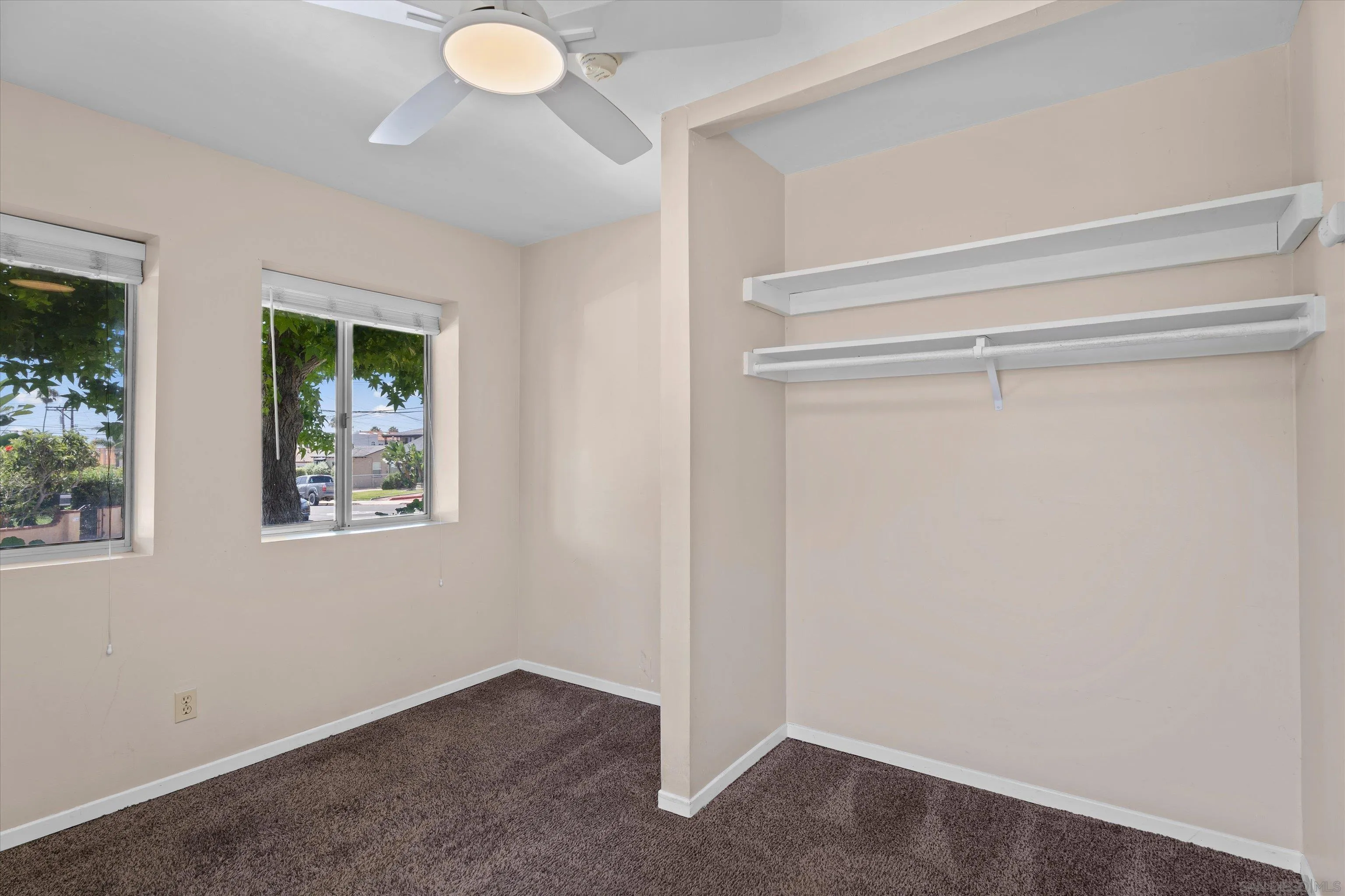 https://cdn.realtyfeed.com/cdn/127/260017901/184803327a408799148a181b2501deeb.webp