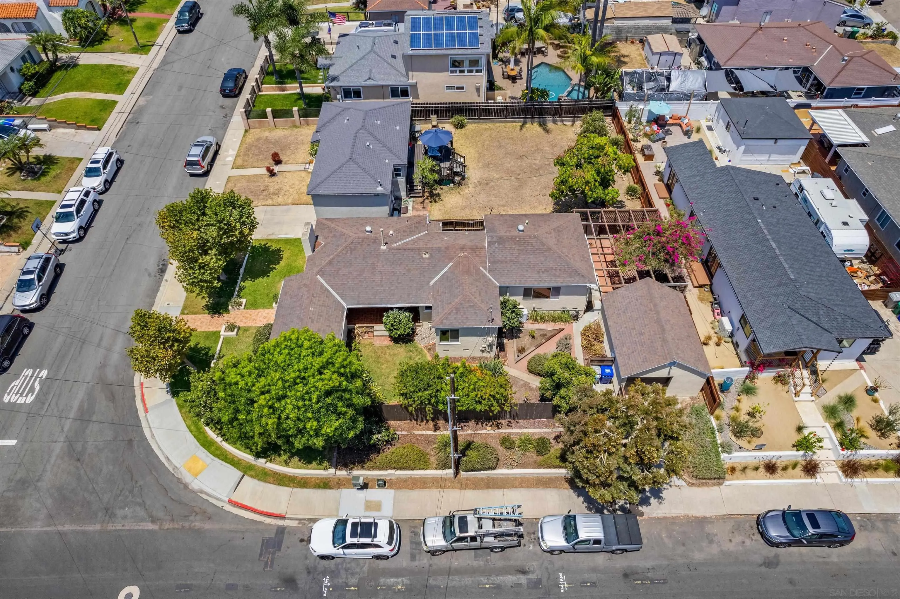 https://cdn.realtyfeed.com/cdn/127/260017901/2a586abfbe78d25b3b91e1e8fbb33dc0.webp