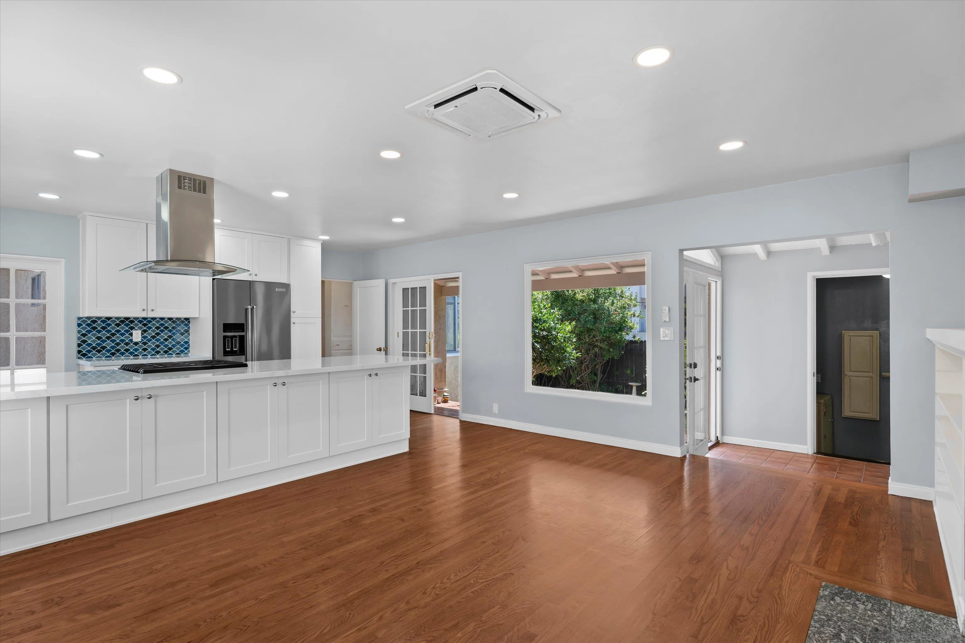 https://cdn.realtyfeed.com/cdn/127/260017901/77c7110677228a7031c06cff145c2b19.webp