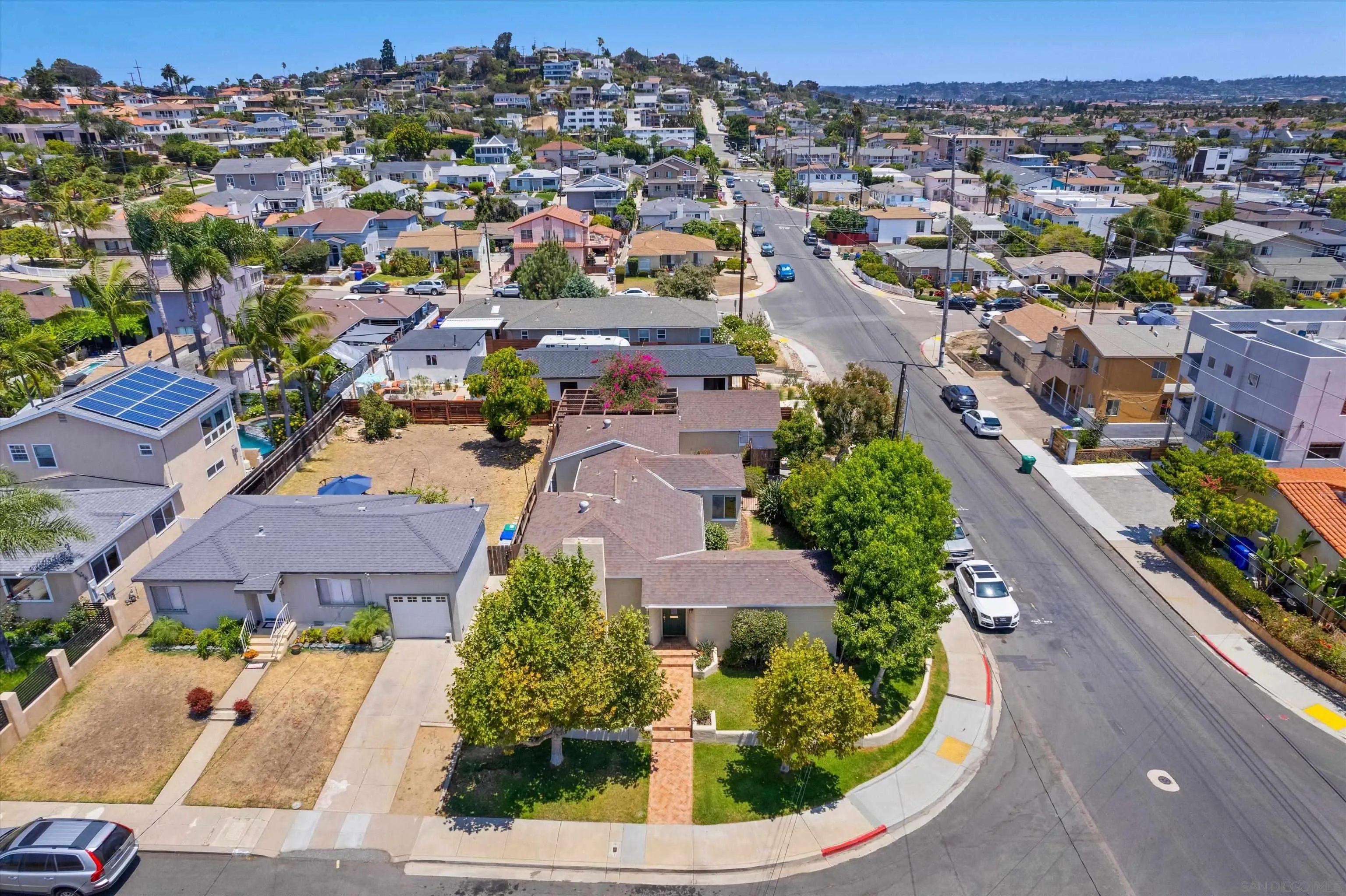 https://cdn.realtyfeed.com/cdn/127/260017901/846ac7a12e26687a3f67a8fc2e2f52a5.webp