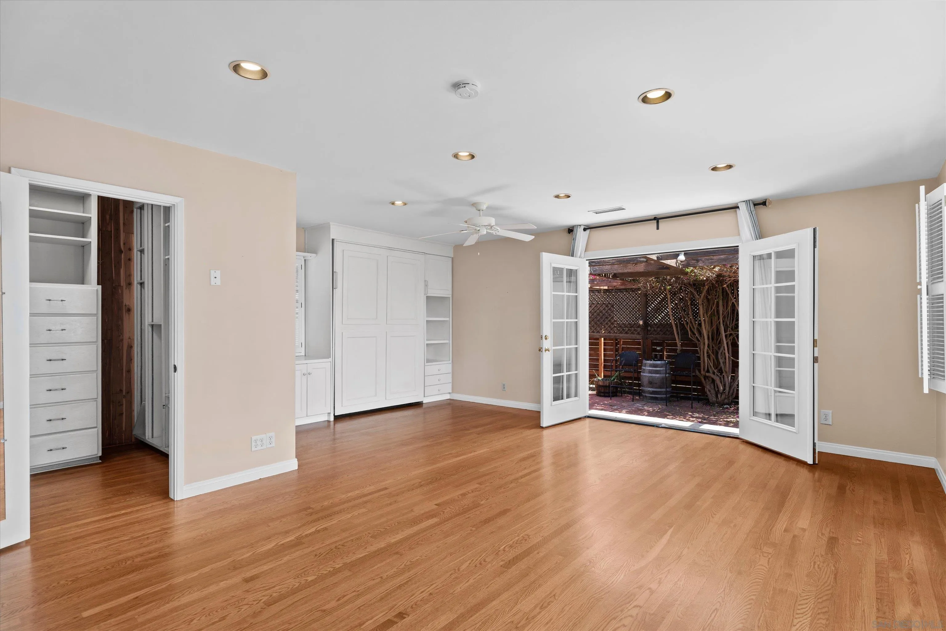 https://cdn.realtyfeed.com/cdn/127/260017901/f79efc4713ed5105564e65d9dbbd652f.webp