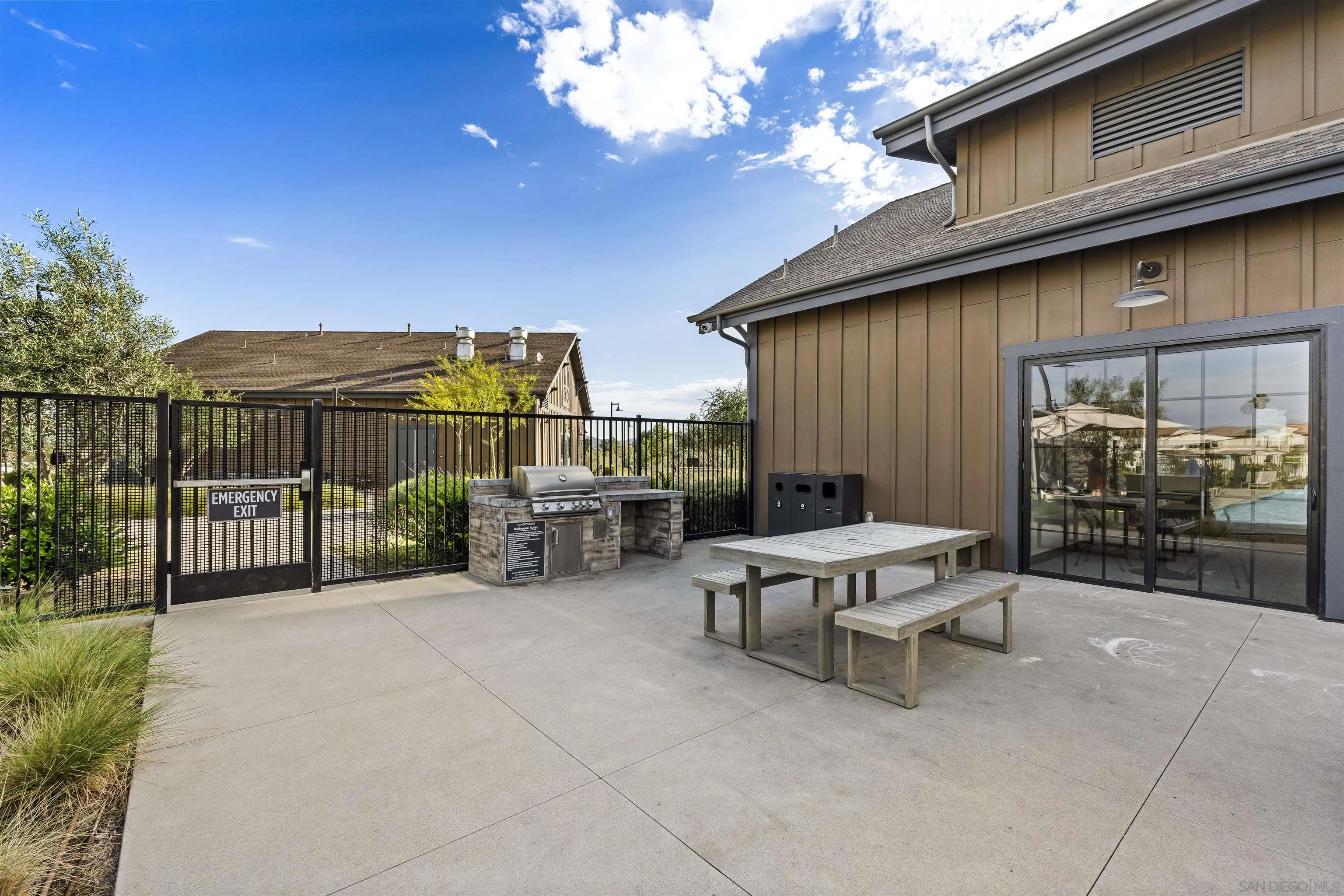 https://cdn.realtyfeed.com/cdn/127/260017907/0458692e9fa96360efa63937f910378f.webp