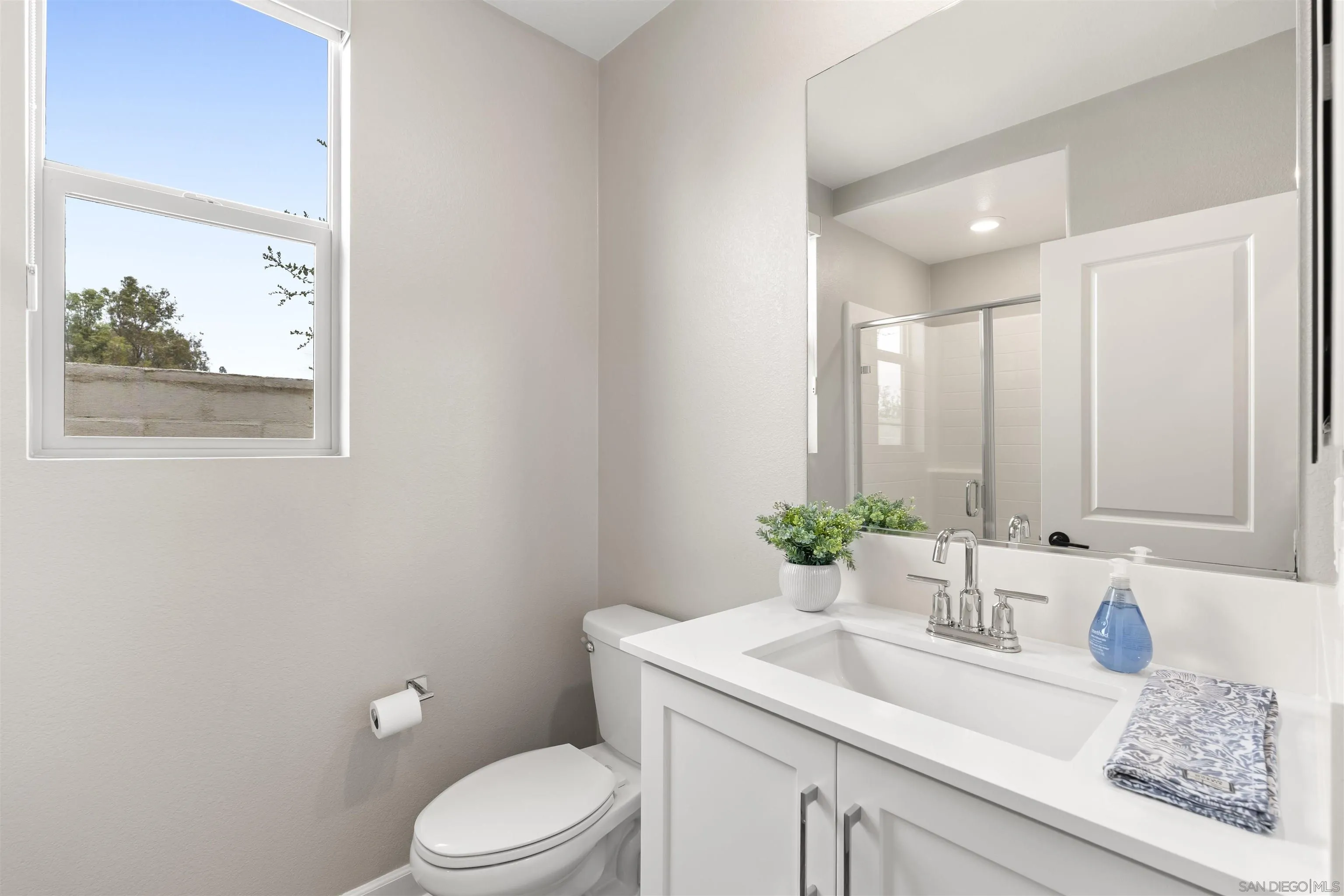 https://cdn.realtyfeed.com/cdn/127/260017907/45839e382b43b7922c0eb41a733b5cc2.webp