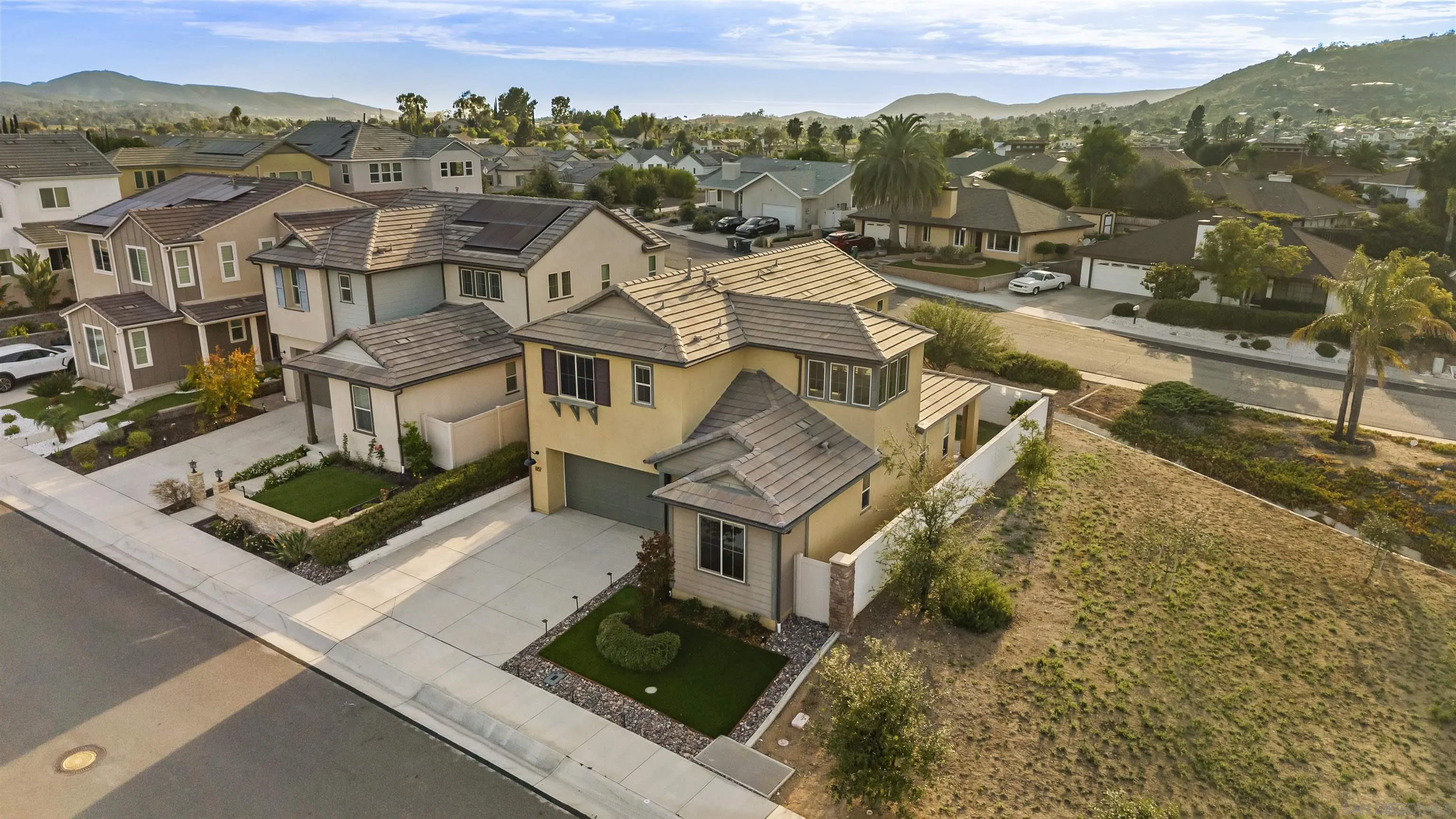 https://cdn.realtyfeed.com/cdn/127/260017907/b3946576e760e1f18dd6aa124e0ec190.webp