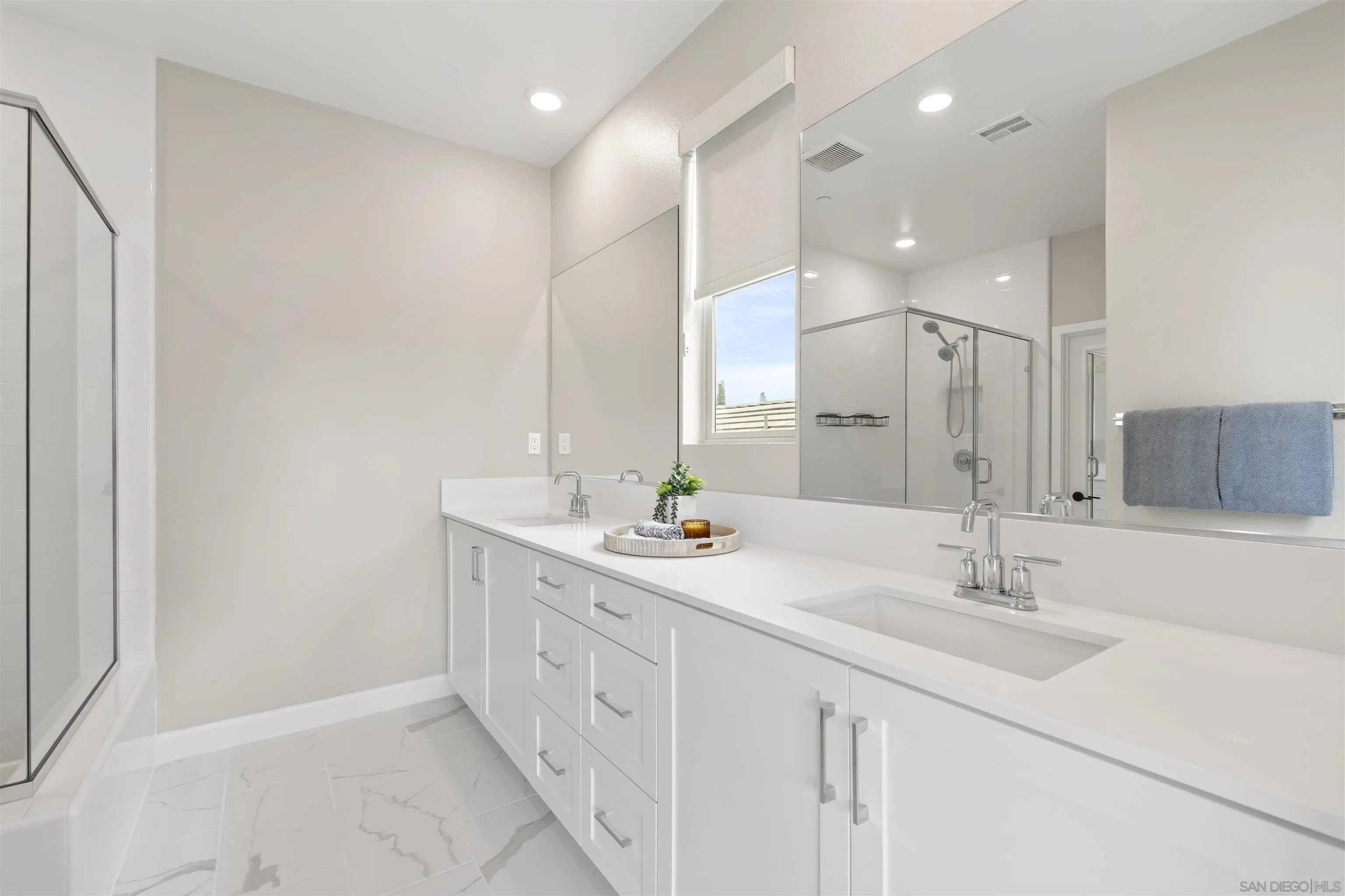 https://cdn.realtyfeed.com/cdn/127/260017907/ca5068da930765c504d805d6c1545f42.webp