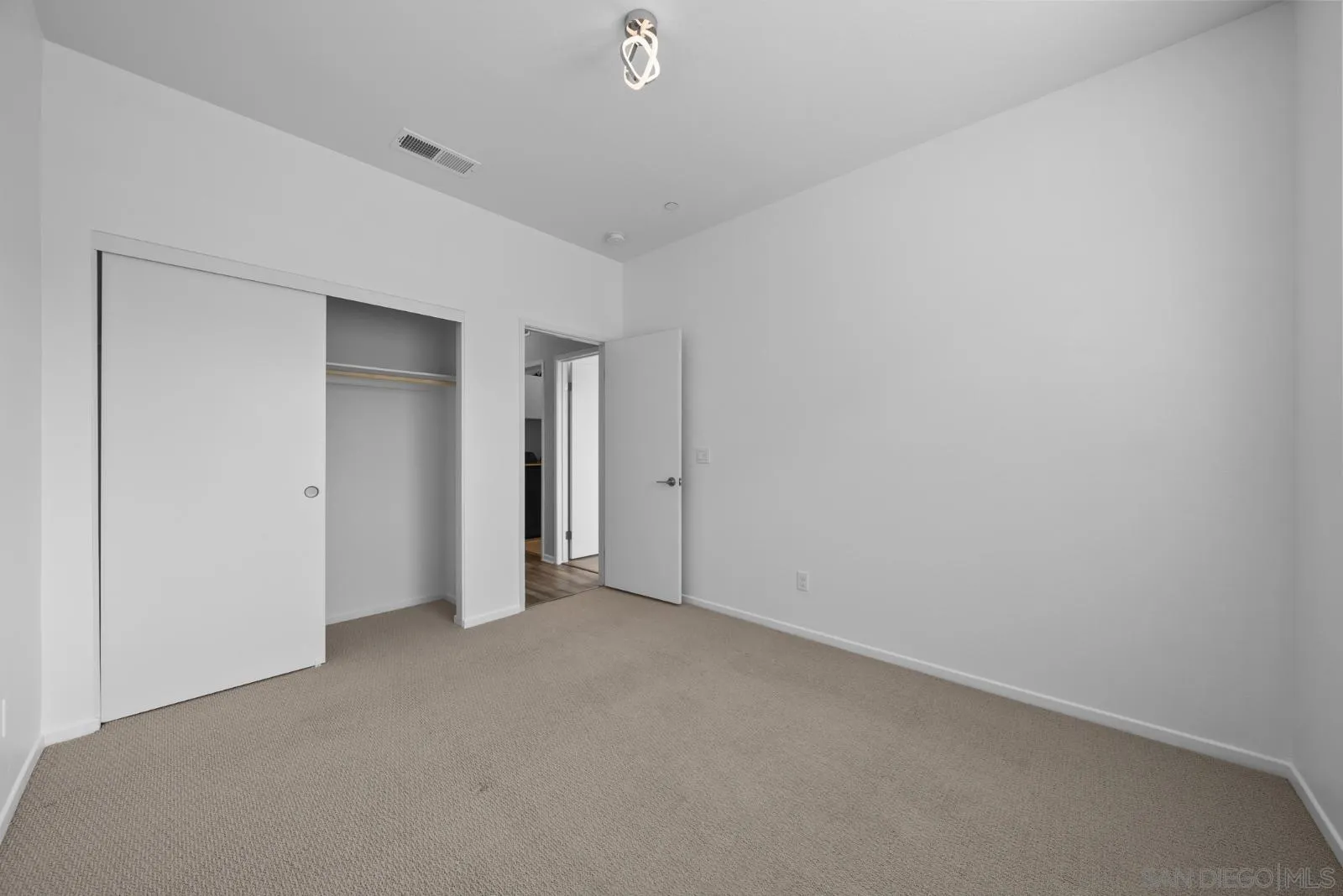 Photo #17: 260017909 Listing: Photo #17