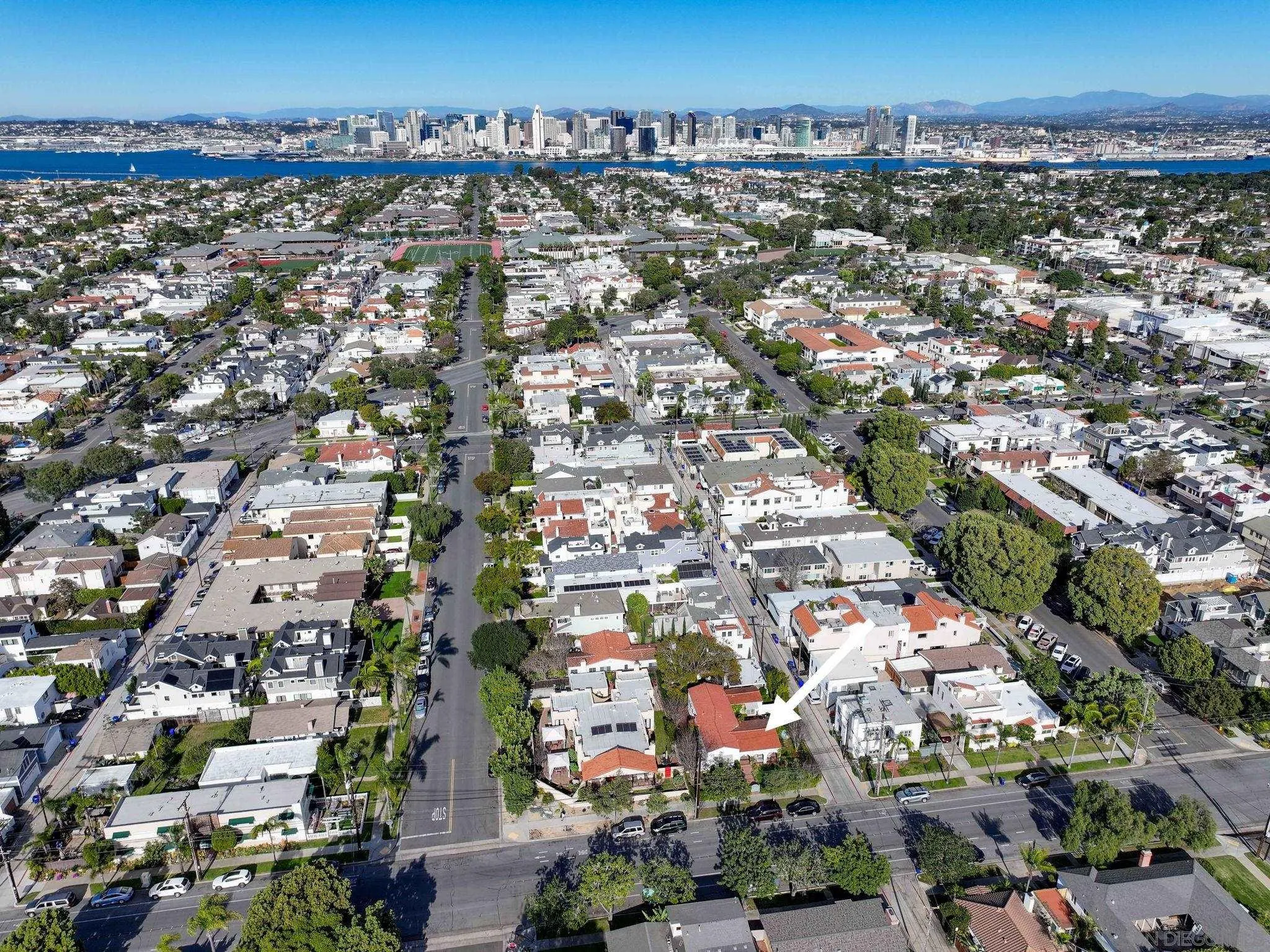 https://cdn.realtyfeed.com/cdn/127/260017912/064a17e8180849fbf8510afc62ebc309.webp