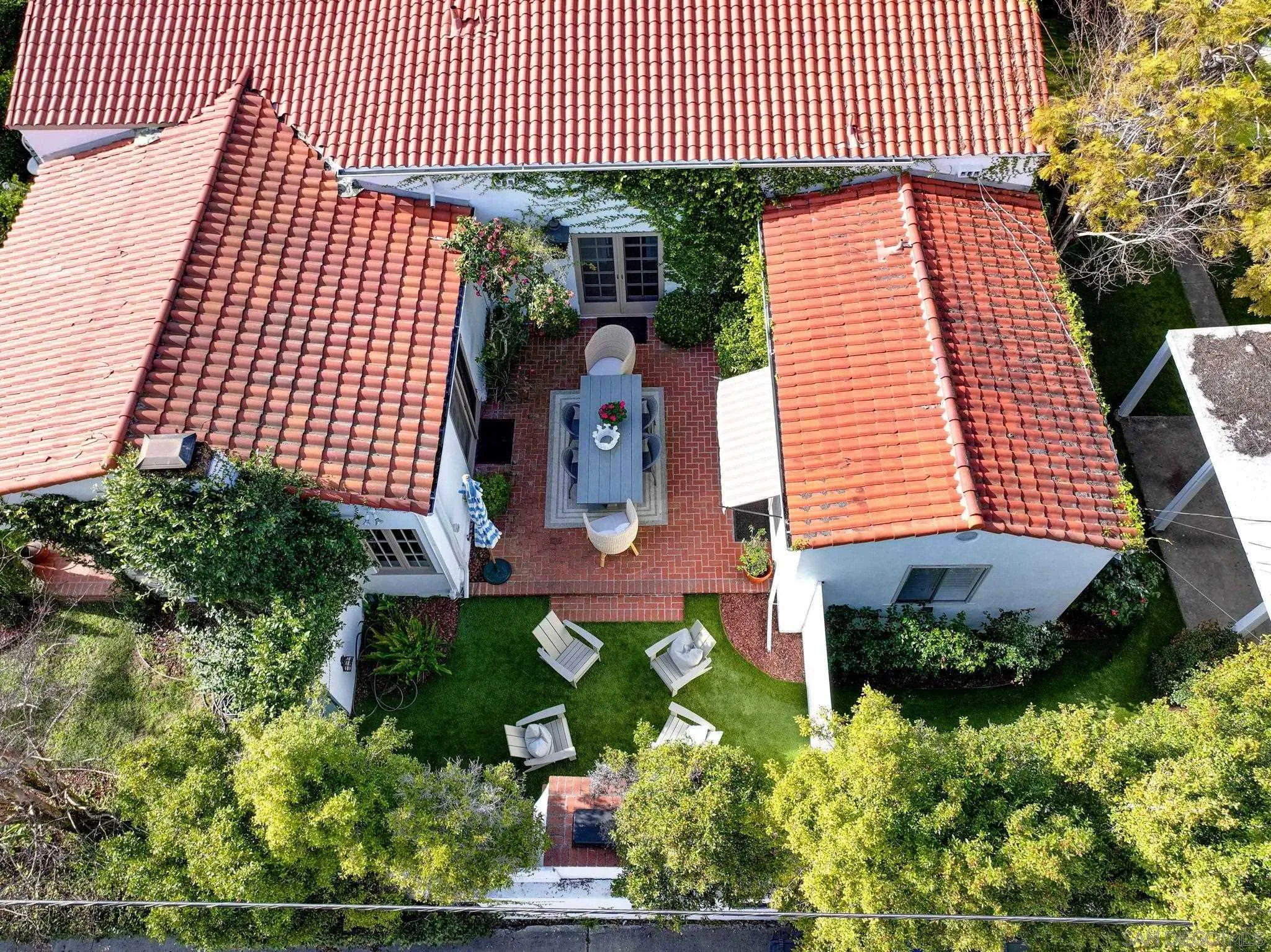 https://cdn.realtyfeed.com/cdn/127/260017912/0e74509f9c72a1b3582e51863ba06a09.webp