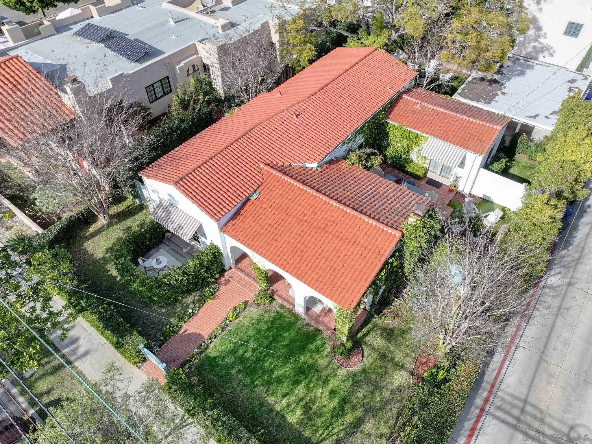 https://cdn.realtyfeed.com/cdn/127/260017912/0f01d2ac97370a786c07ec548eb391d1.webp