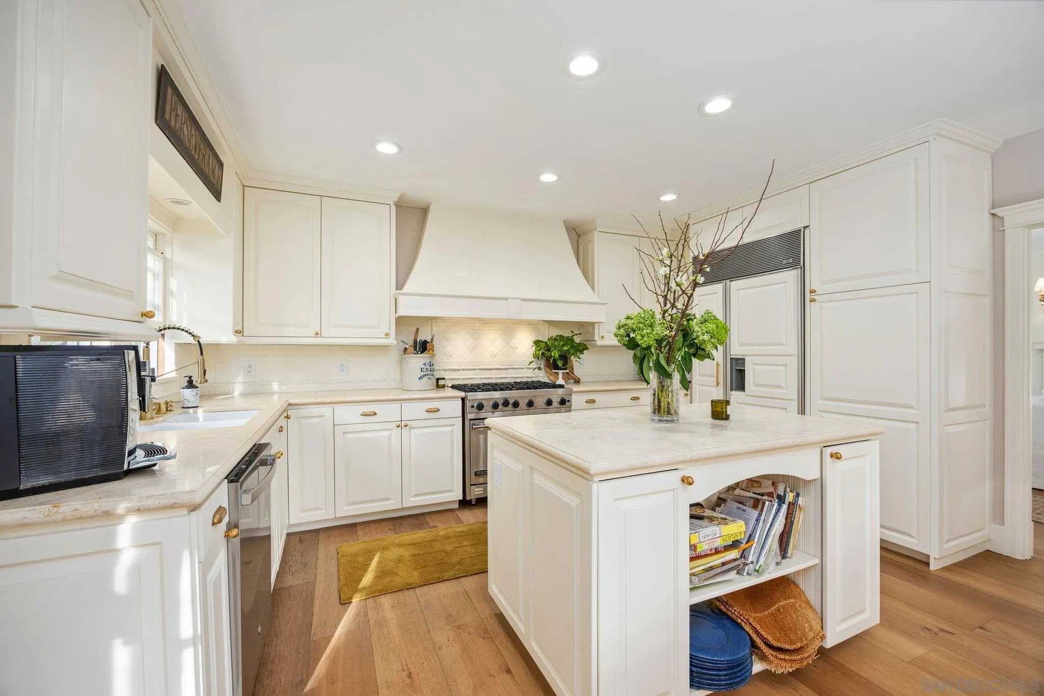 https://cdn.realtyfeed.com/cdn/127/260017912/3418c47dcc124eeb1d9bce52631c1b6d.webp