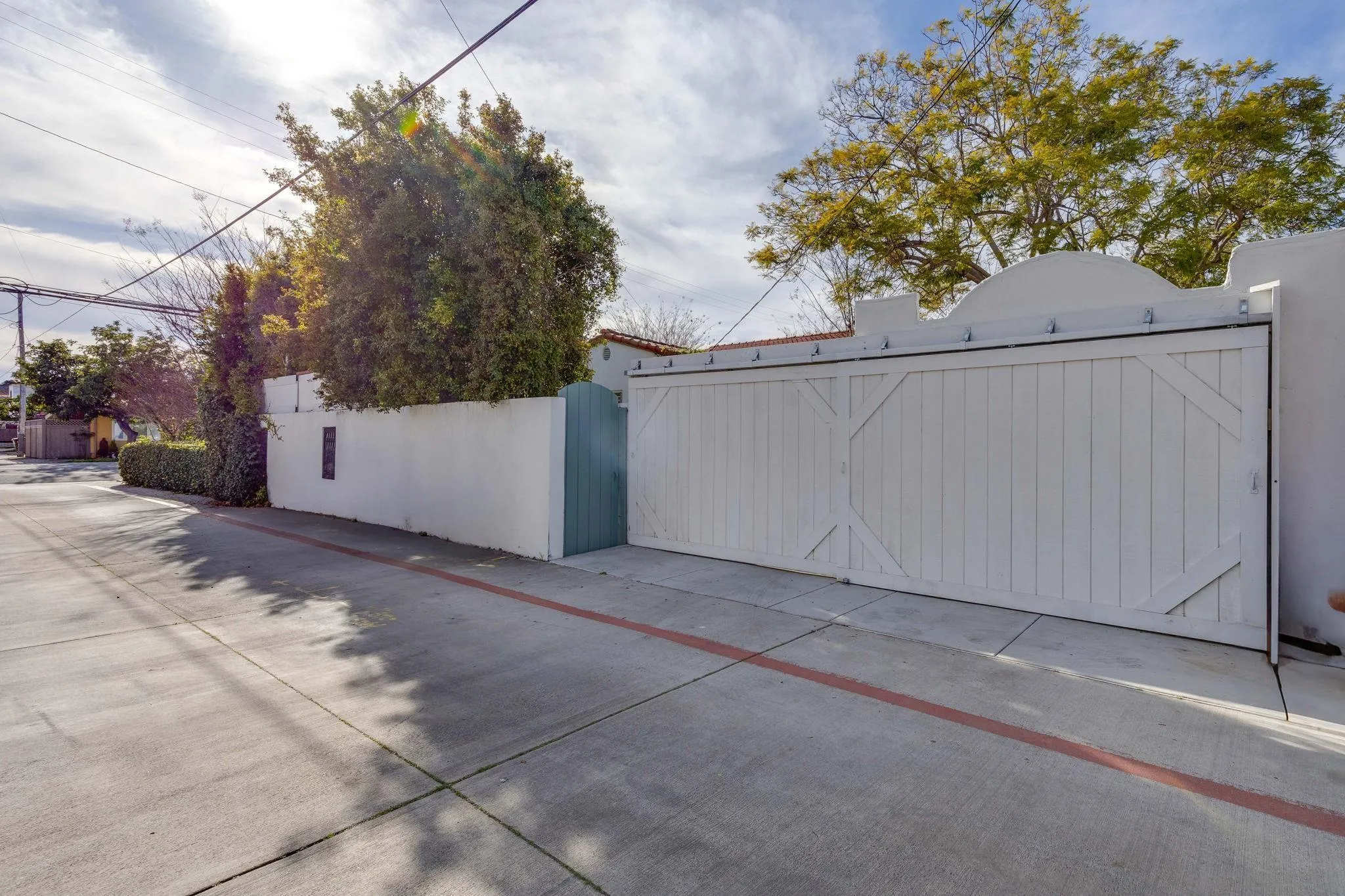 https://cdn.realtyfeed.com/cdn/127/260017912/6141f15778a7f31a3754465f08e70a31.webp