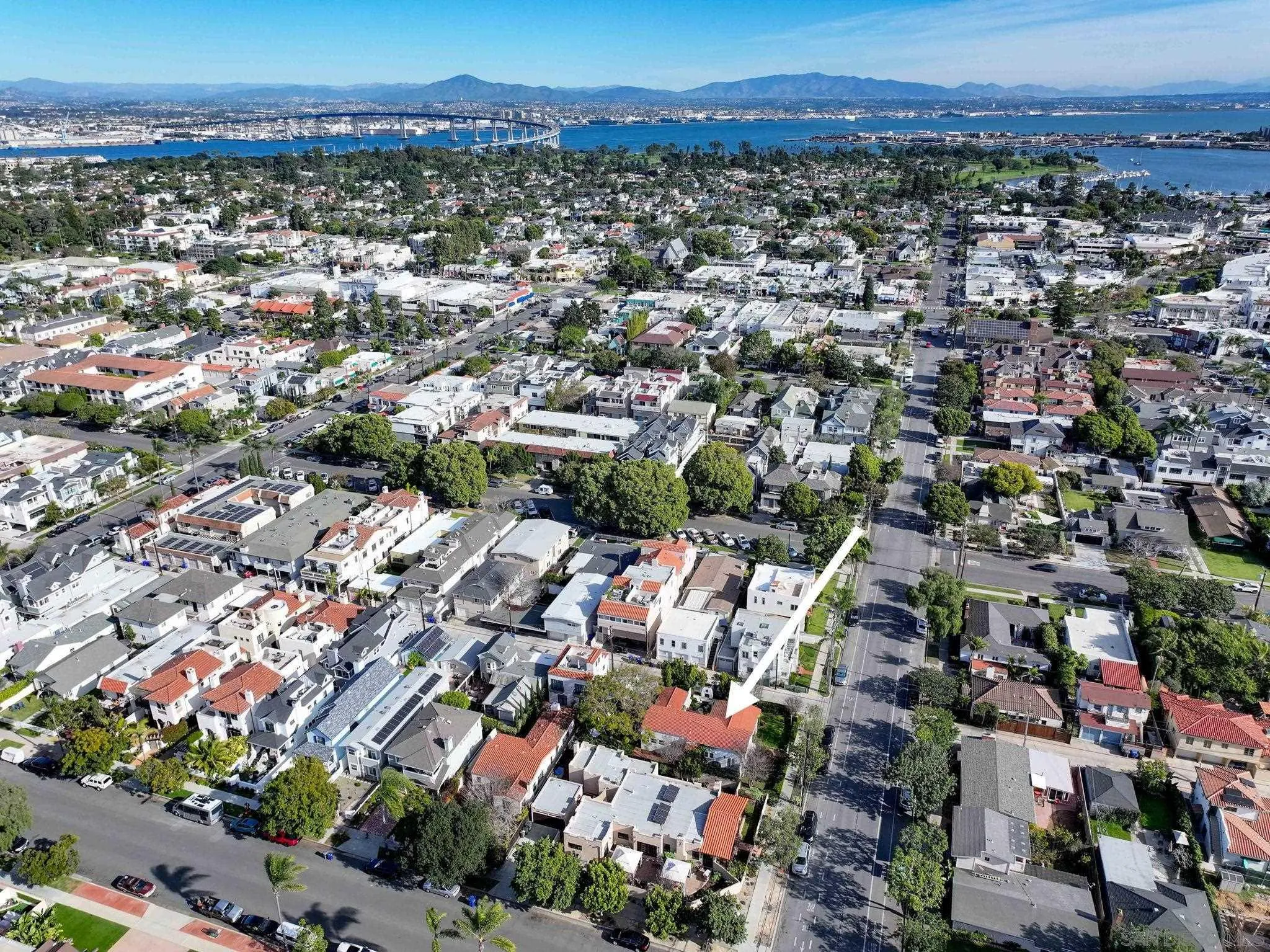 https://cdn.realtyfeed.com/cdn/127/260017912/70c804173e6c8b0d5bd845c90501f4f2.webp