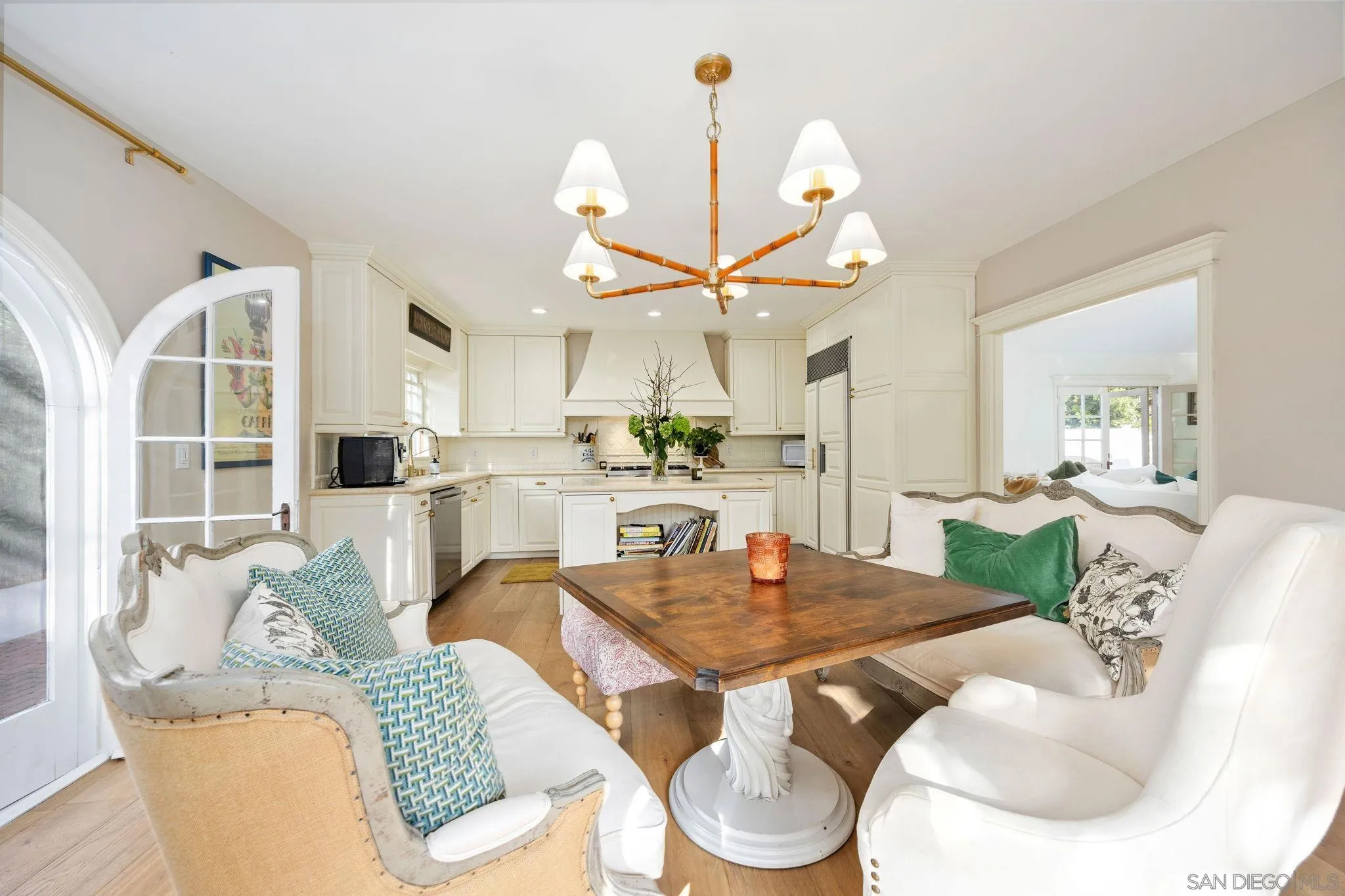 https://cdn.realtyfeed.com/cdn/127/260017912/7a5b8fafff0dfdac5b353a9488c42dfd.webp
