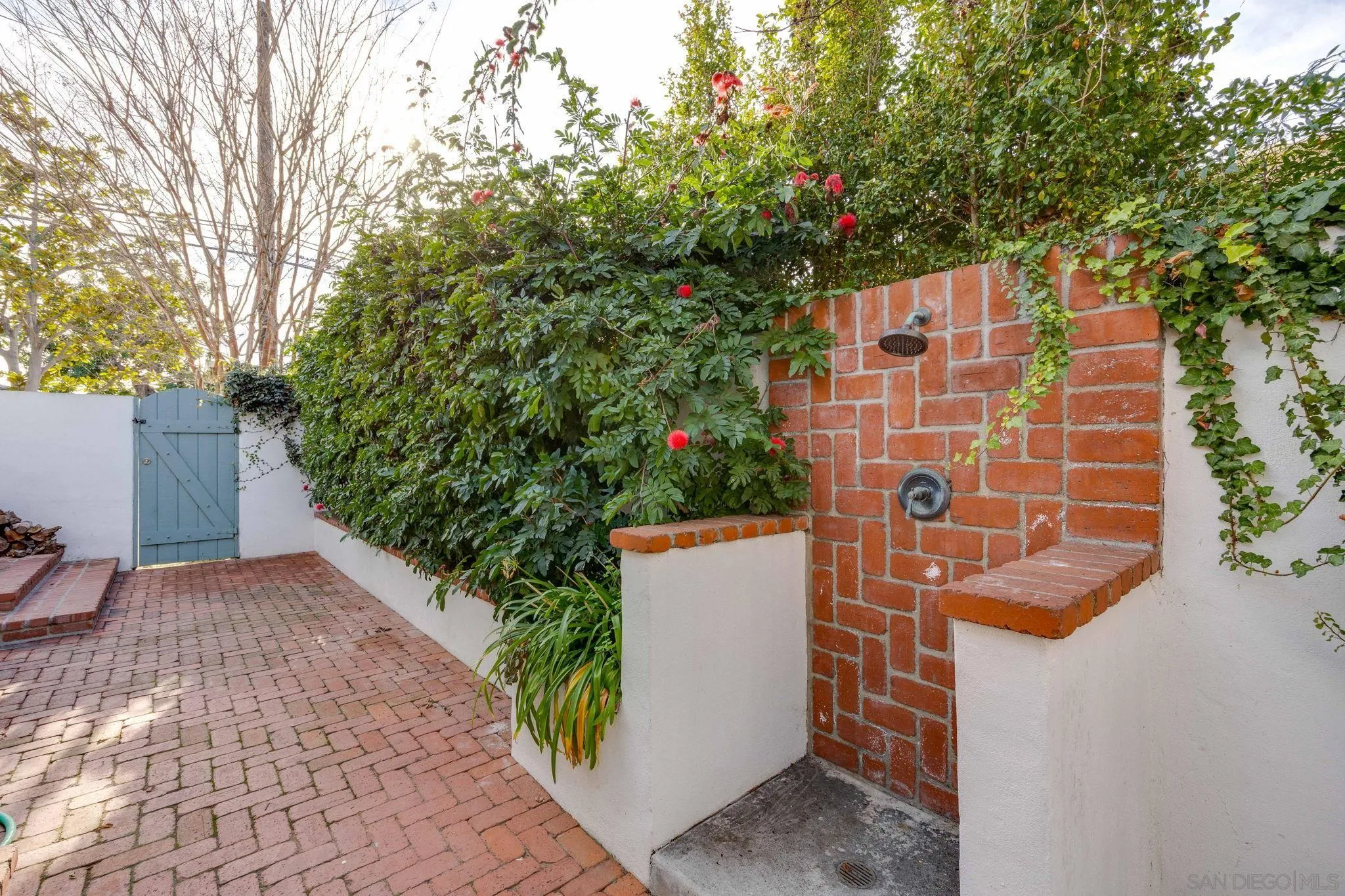 https://cdn.realtyfeed.com/cdn/127/260017912/822bacfbcfb9721e0a890c3fbfcaf412.webp