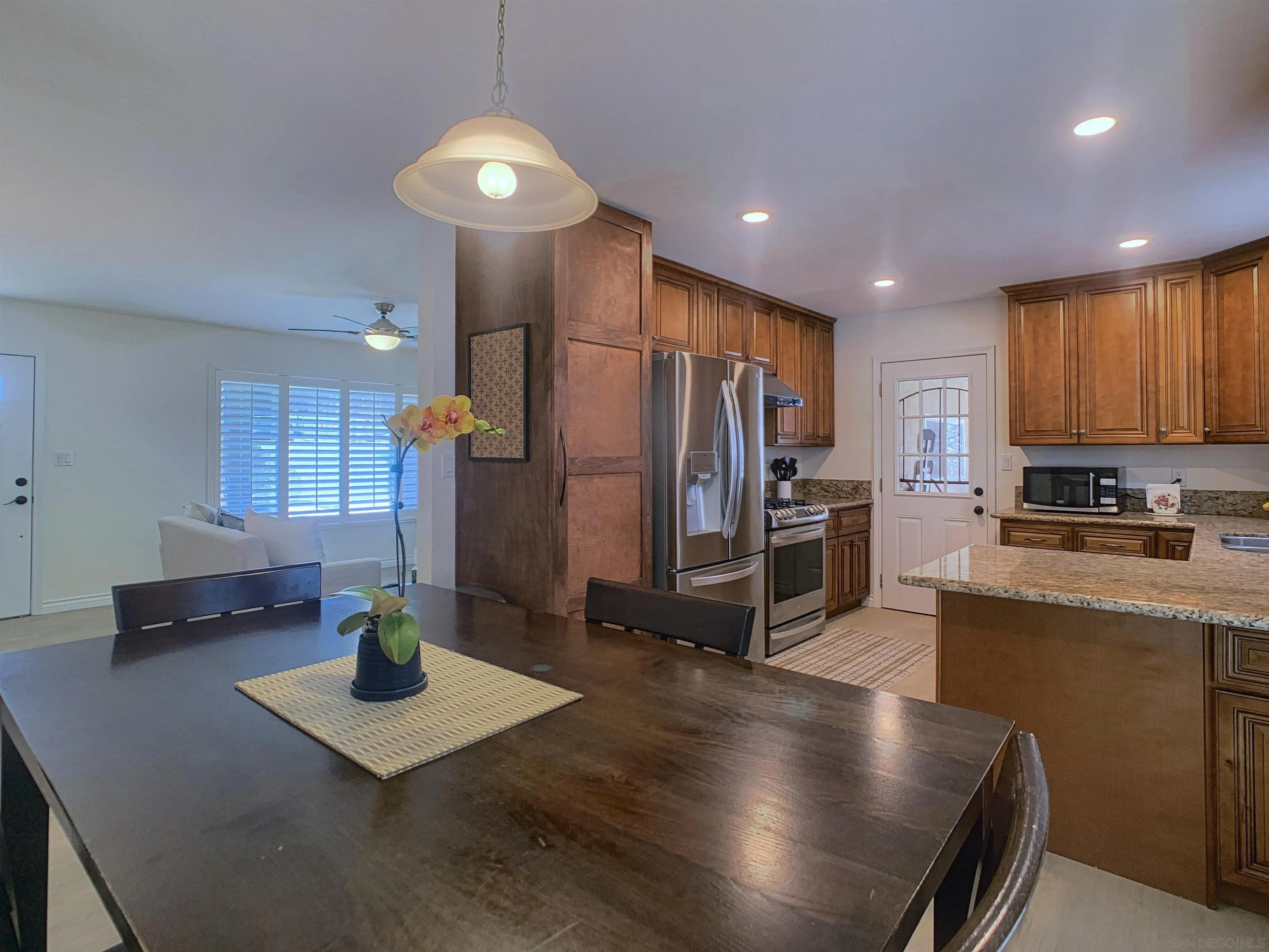 https://cdn.realtyfeed.com/cdn/127/260017916/89565ef9823e5908633da4cd8584e9cd.webp