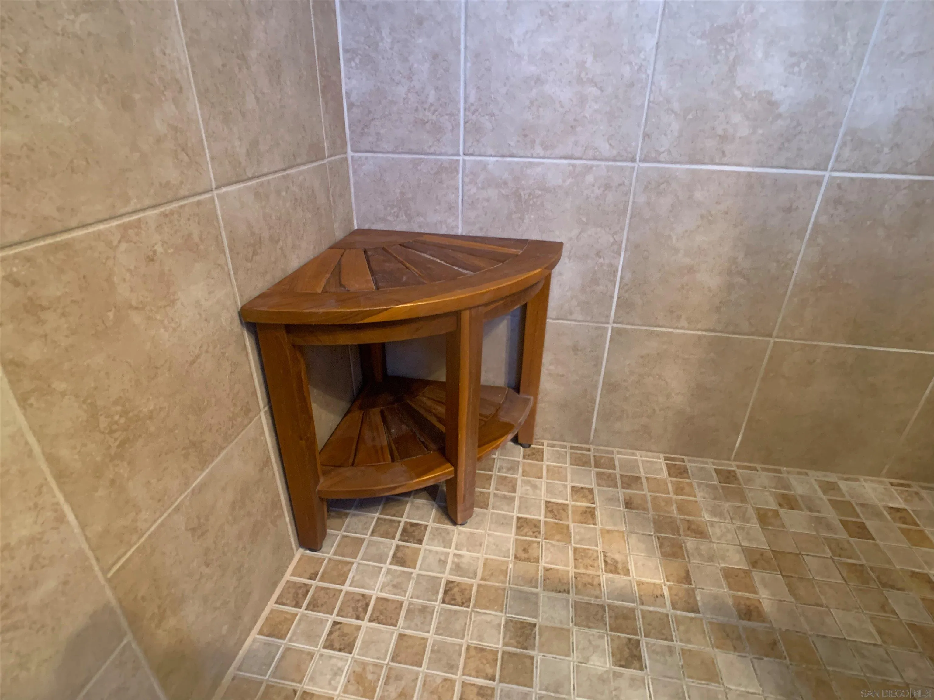https://cdn.realtyfeed.com/cdn/127/260017916/98f10de447c8e6b1495ea8067d38afdc.webp