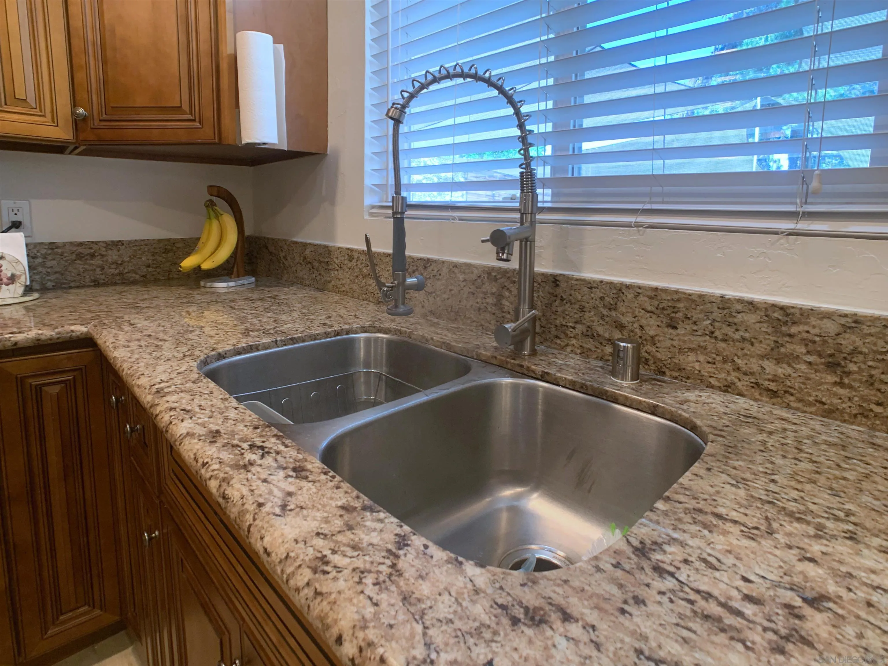 https://cdn.realtyfeed.com/cdn/127/260017916/bb402f0f31feeb99f8339b2cd0c9fac0.webp